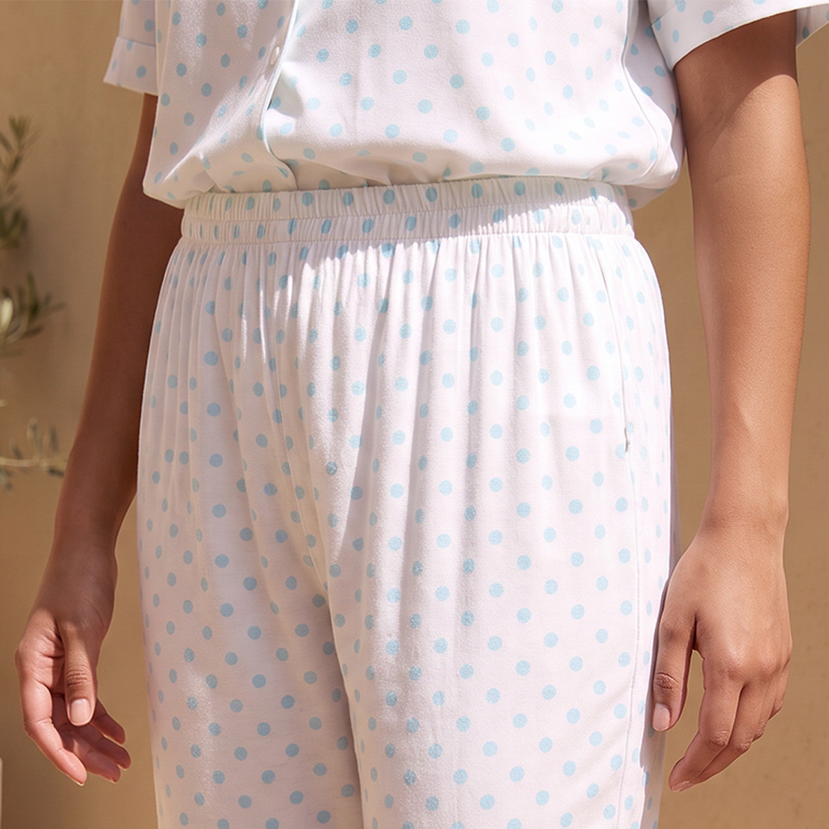 طقم قميص وبنطلون بيجاما فيسكوز بطبعات منقطة من سبلاش فاف-women-clothing-nightwear-pyjamas-longsets-image-6
