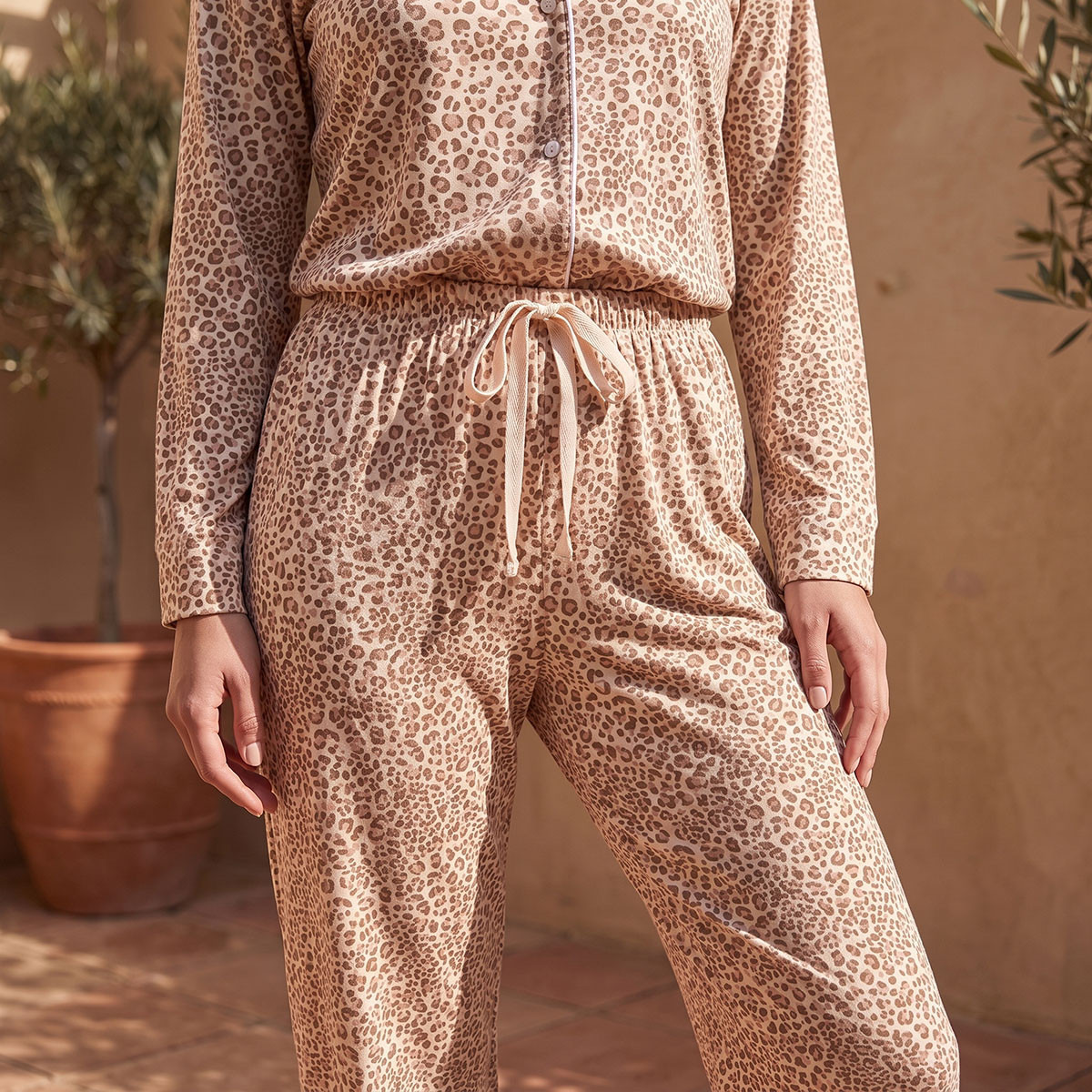 طقم بنطلون بيجاما وقميص بأزرار وطبعات حيوانات من سبلاش فيف-women-clothing-nightwear-pyjamas-longsets-image-6