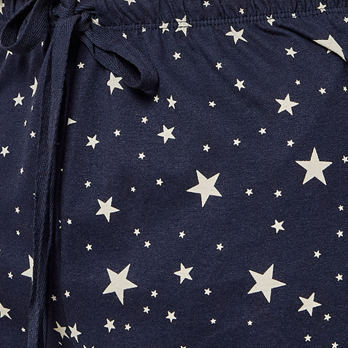 طقم تيشيرت بياقة ضيقة وبيجاما بطبعات من سبلاش-women-clothing-nightwear-pyjamas-longsets-image-9