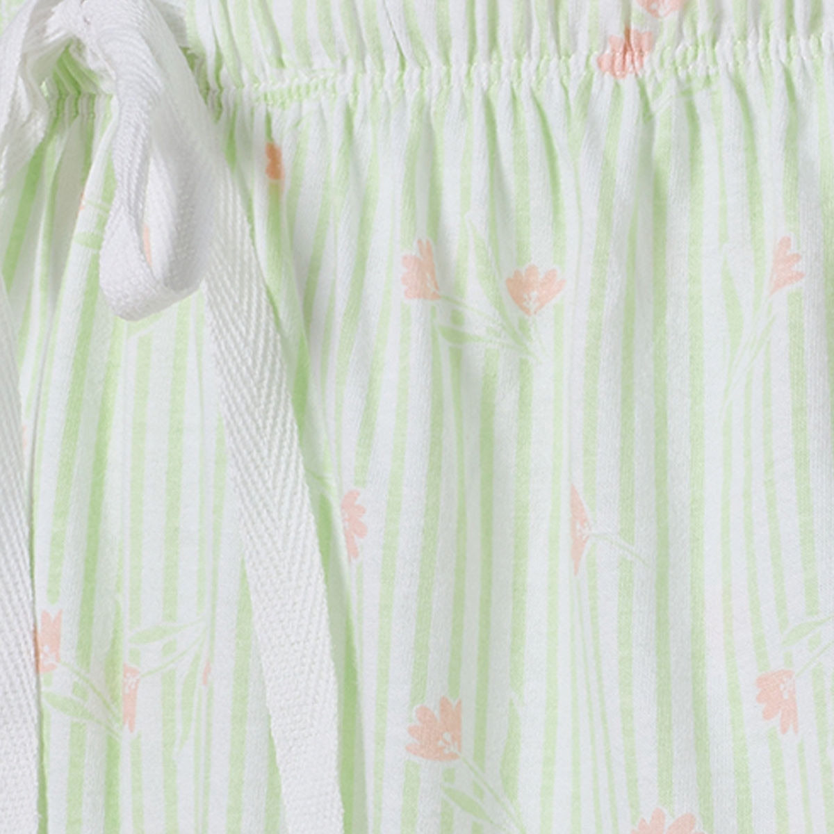 طقم بيجاما بطبعات زهور من تيشيرت وشورت من سبلاش فاف-women-clothing-nightwear-pyjamas-shortsets-image-9