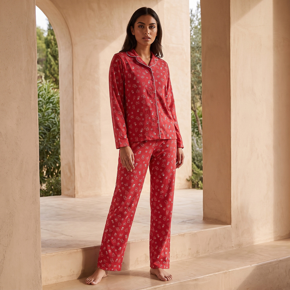 طقم بنطلون بيجاما وقميص بطبعات شتوية من سبلاش فاف-women-clothing-nightwear-pyjamas-longsets-image-2