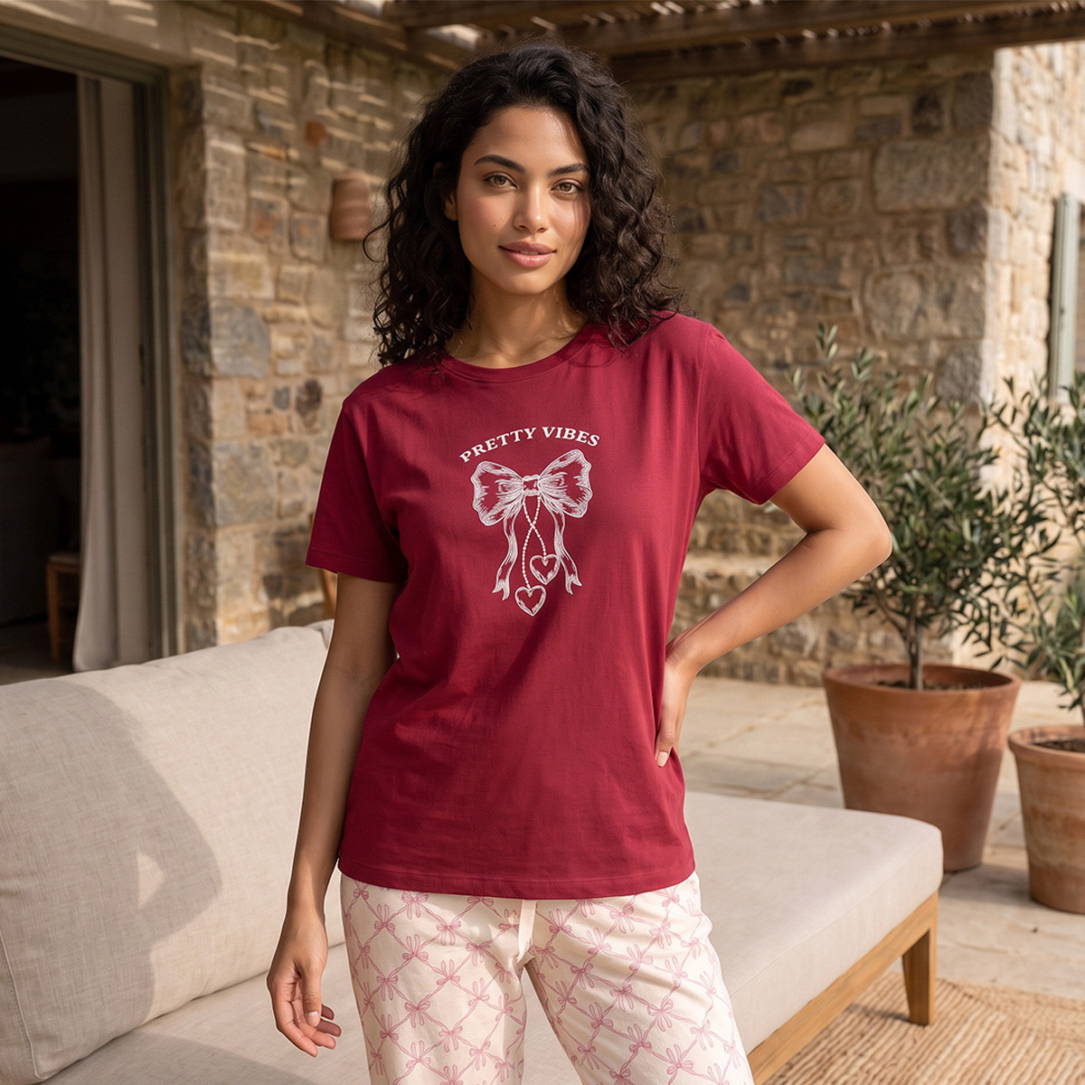 طقم بنطلون بيجاما وتيشيرت بياقة ضيقة وطبعات من سبلاش فاف-women-clothing-nightwear-pyjamas-longsets-image-4