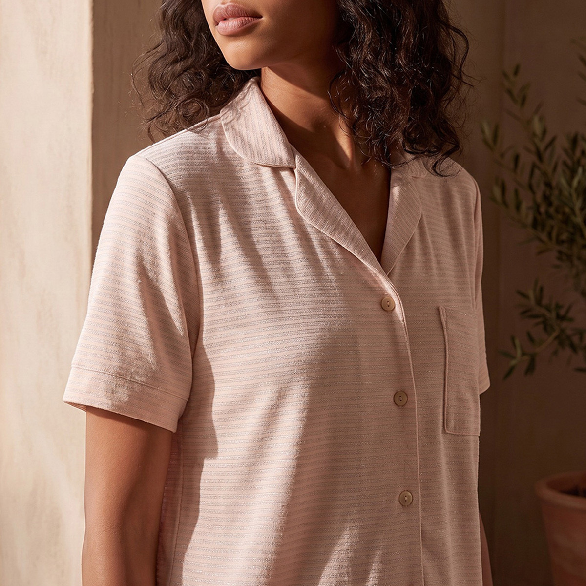 طقم شورت وقميص مقلم مع قناع عيون من سبلاش فاف-women-clothing-nightwear-pyjamas-shortsets-image-6