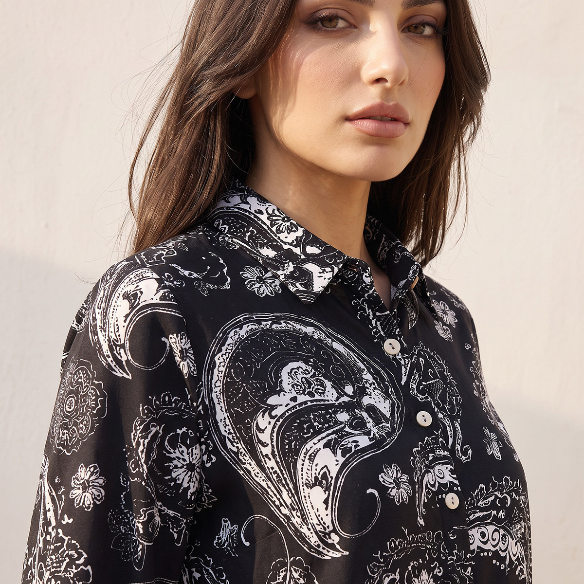 قميص بنقشة بيزلي وحواف غير متماثلة من سبلاش فاف-women-clothing-shirtsandblouses-shirts-image-2