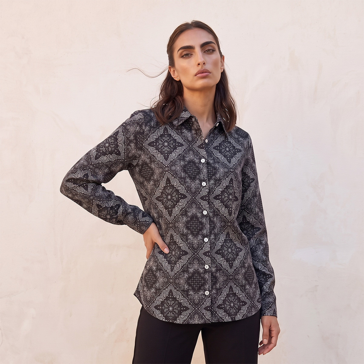 قميص بنقشة بيزلي وحواف غير متماثلة من سبلاش فاف-women-clothing-shirtsandblouses-shirts-image-1