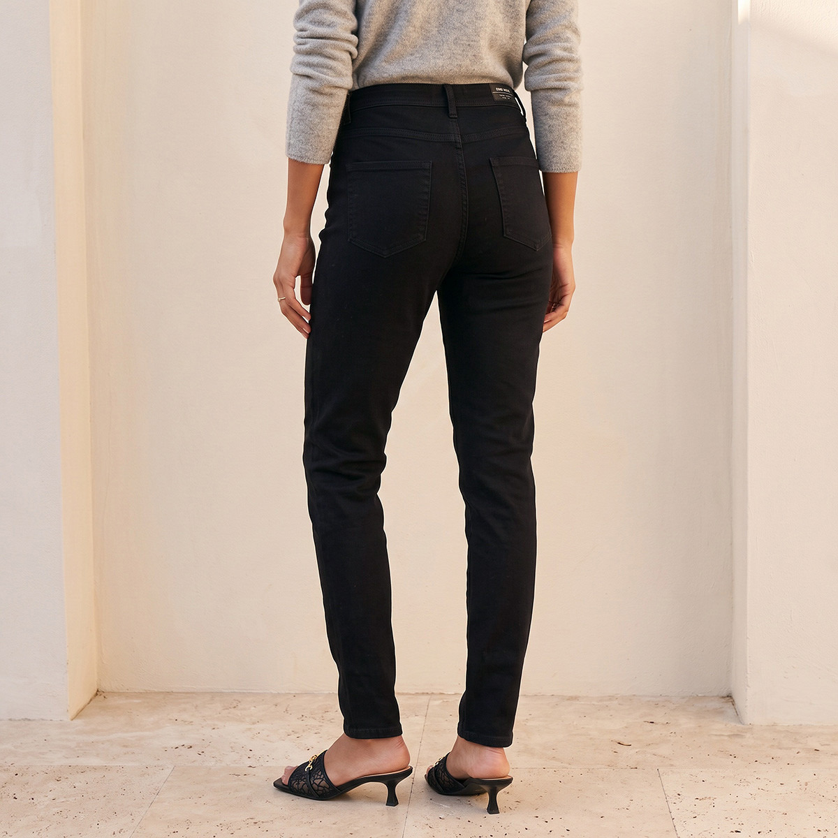 بنطلون جينز بقصة سكيني وخصر عالي وجيوب من سبلاش فيف-women-clothing-bottoms-jeans-image-4