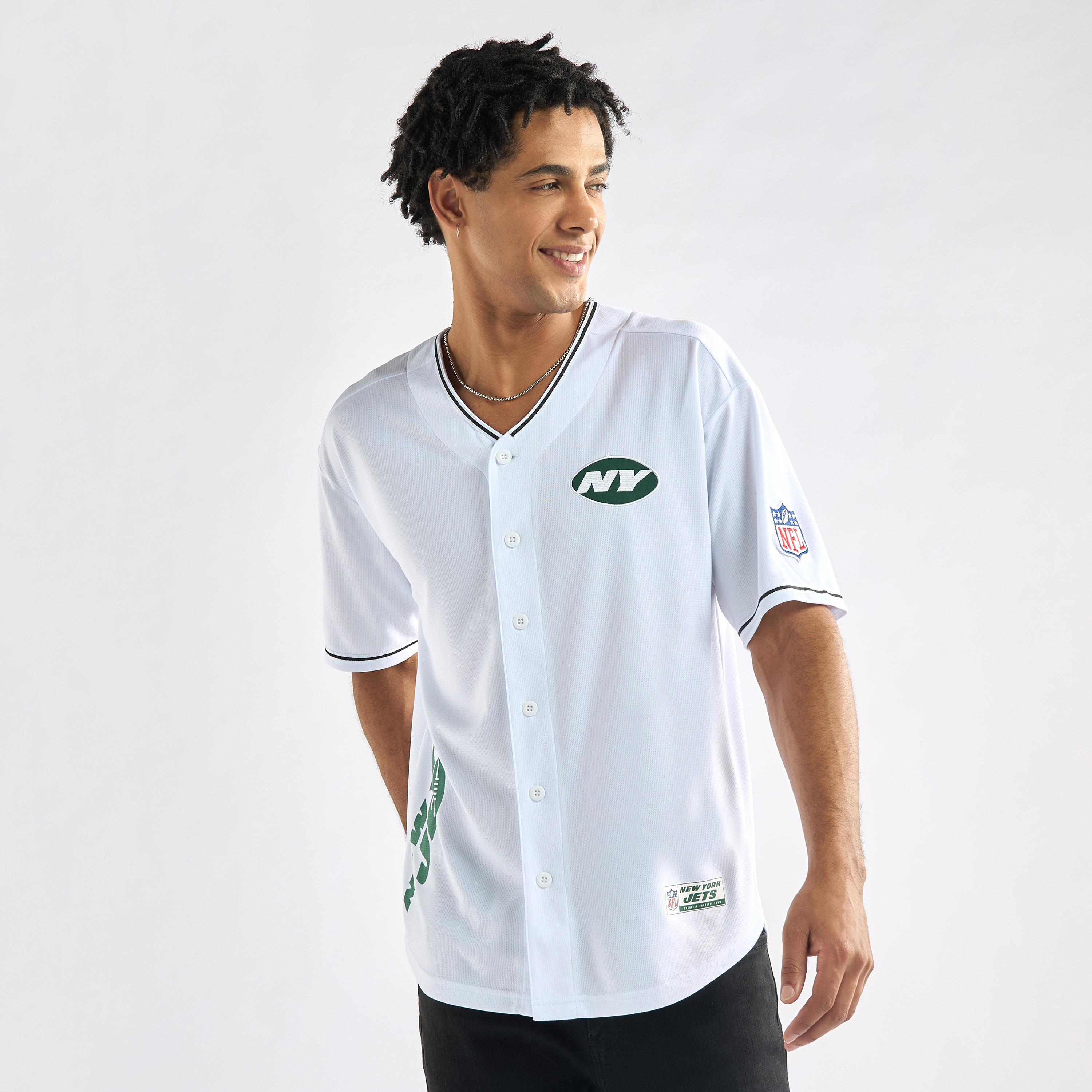 Buy Relaxed Fit New York Jets Print V Neck Shirt with Short Sleeves Splash Bahrain