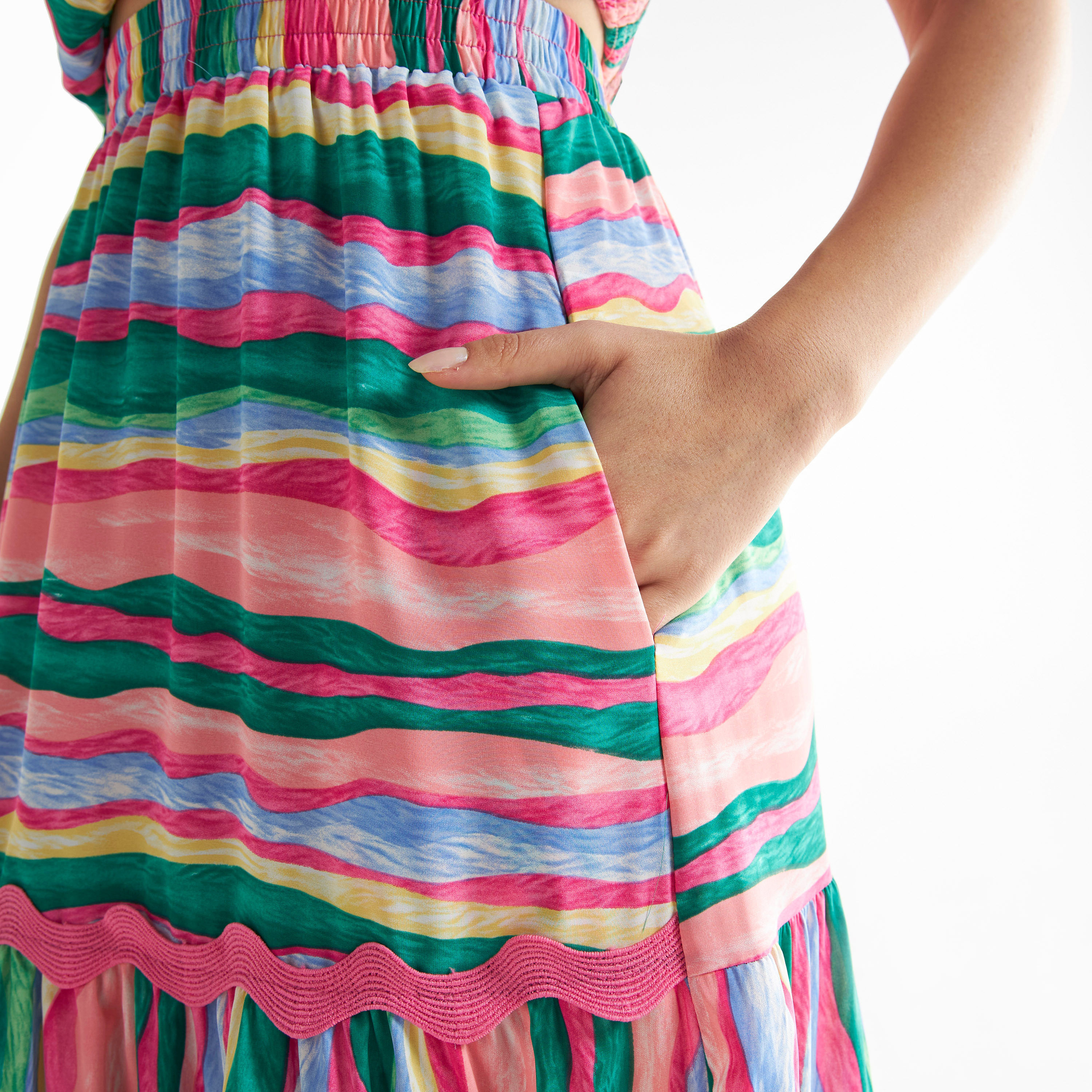 تنورة متعددة الطبقات بخصر مطاطي وجيوب بطبعات-women-clothing-skirts-image-4