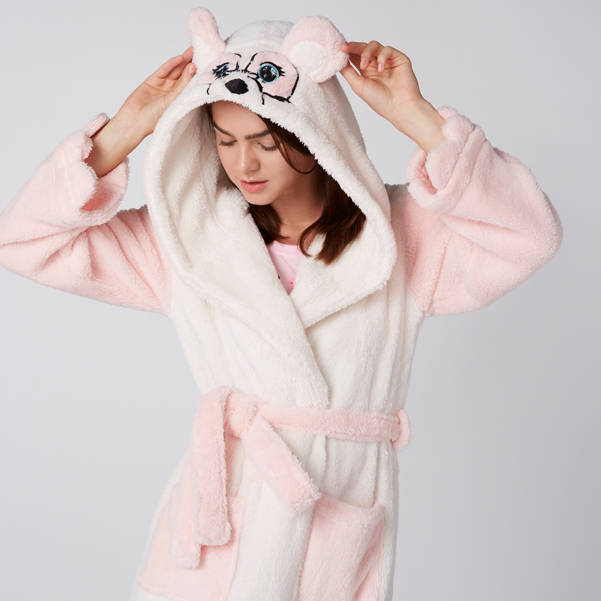Buy Plush Bath Robe with Pocket Detail and Hood Online | Centrepoint UAE