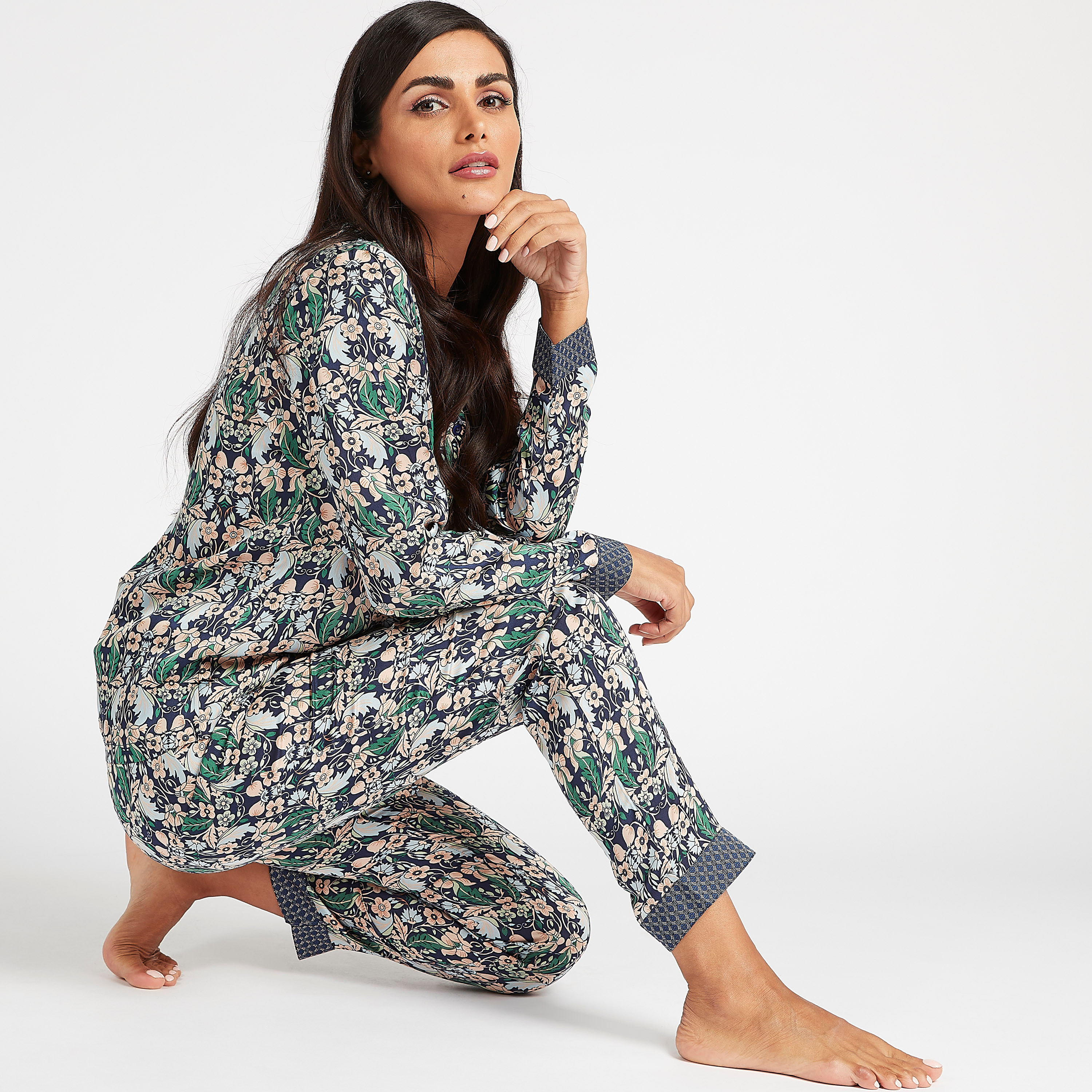 طقم مستدام بنطلون بيجاما طويل وقميص بطبعات أزهار-women-clothing-nightwear-pyjamas-longsets-image-1