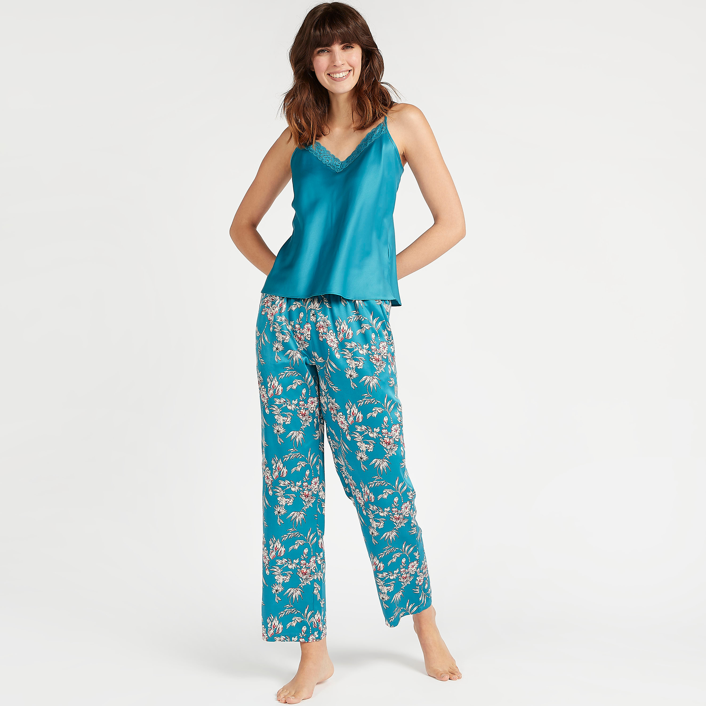 قميص داخلي قصير بتفاصيل دانتيل مع بيجاما بطبعات أزهار وروب بارز الملمس-women-clothing-nightwear-pyjamas-longsets-image-3