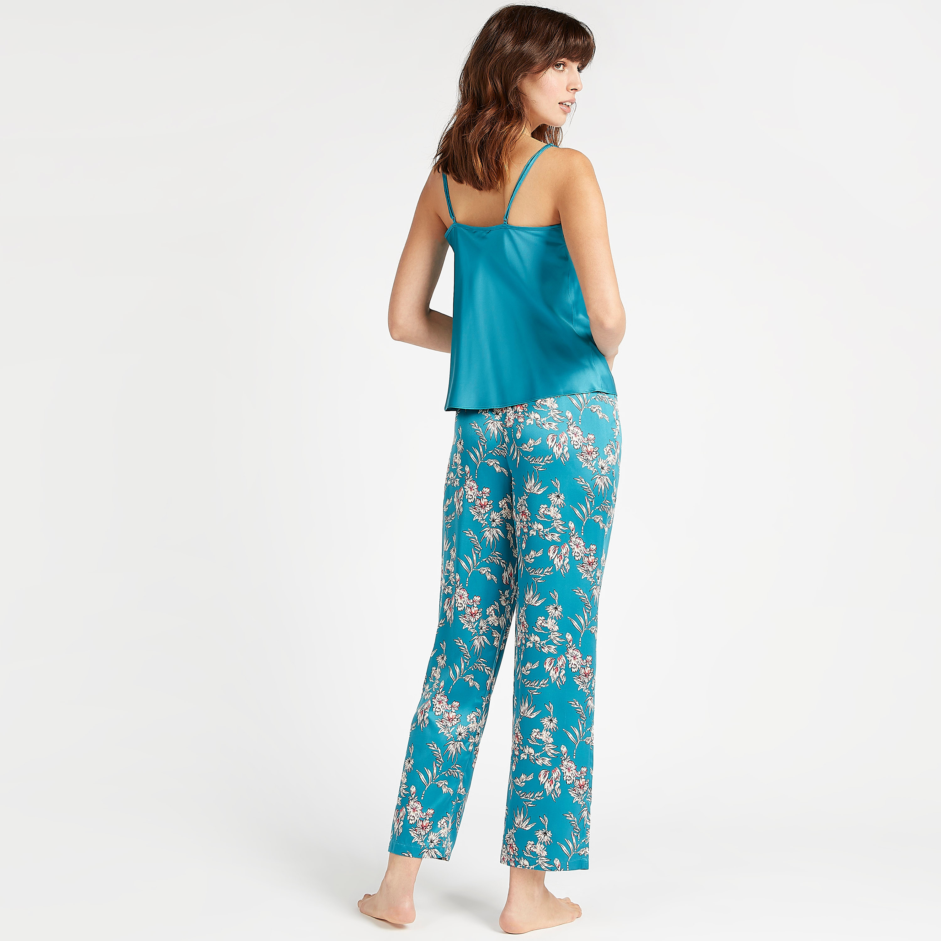 قميص داخلي قصير بتفاصيل دانتيل مع بيجاما بطبعات أزهار وروب بارز الملمس-women-clothing-nightwear-pyjamas-longsets-image-5