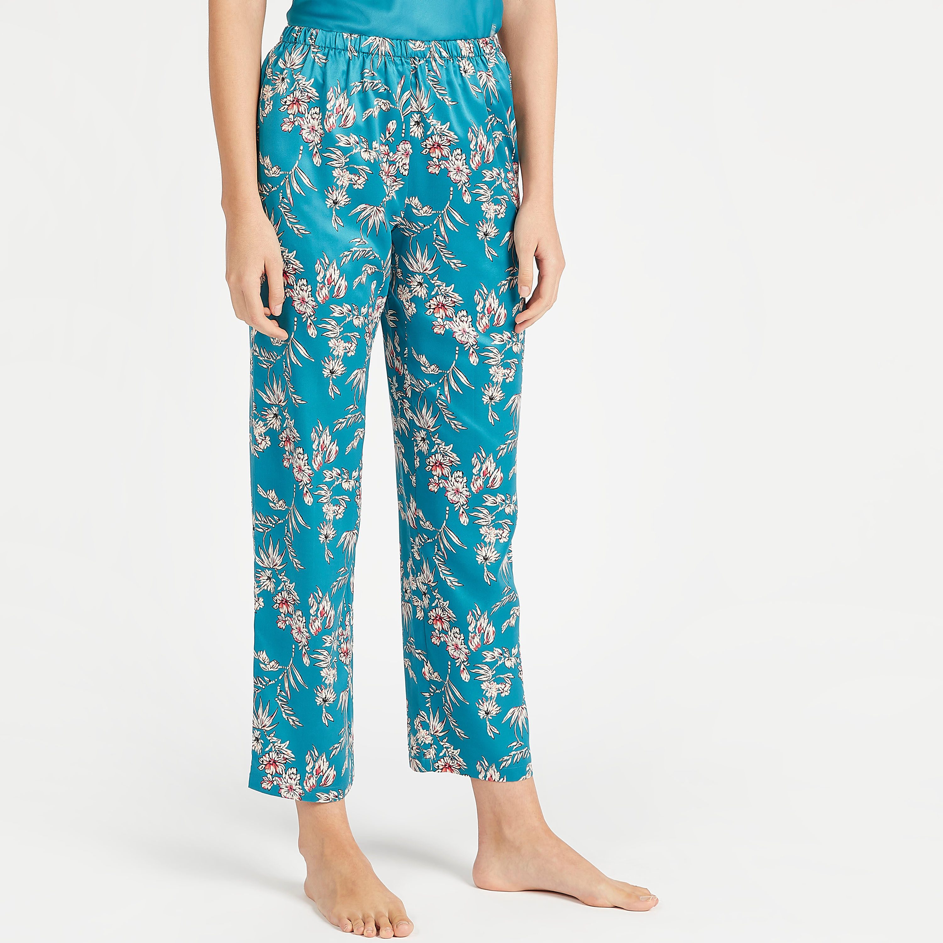 قميص داخلي قصير بتفاصيل دانتيل مع بيجاما بطبعات أزهار وروب بارز الملمس-women-clothing-nightwear-pyjamas-longsets-image-7