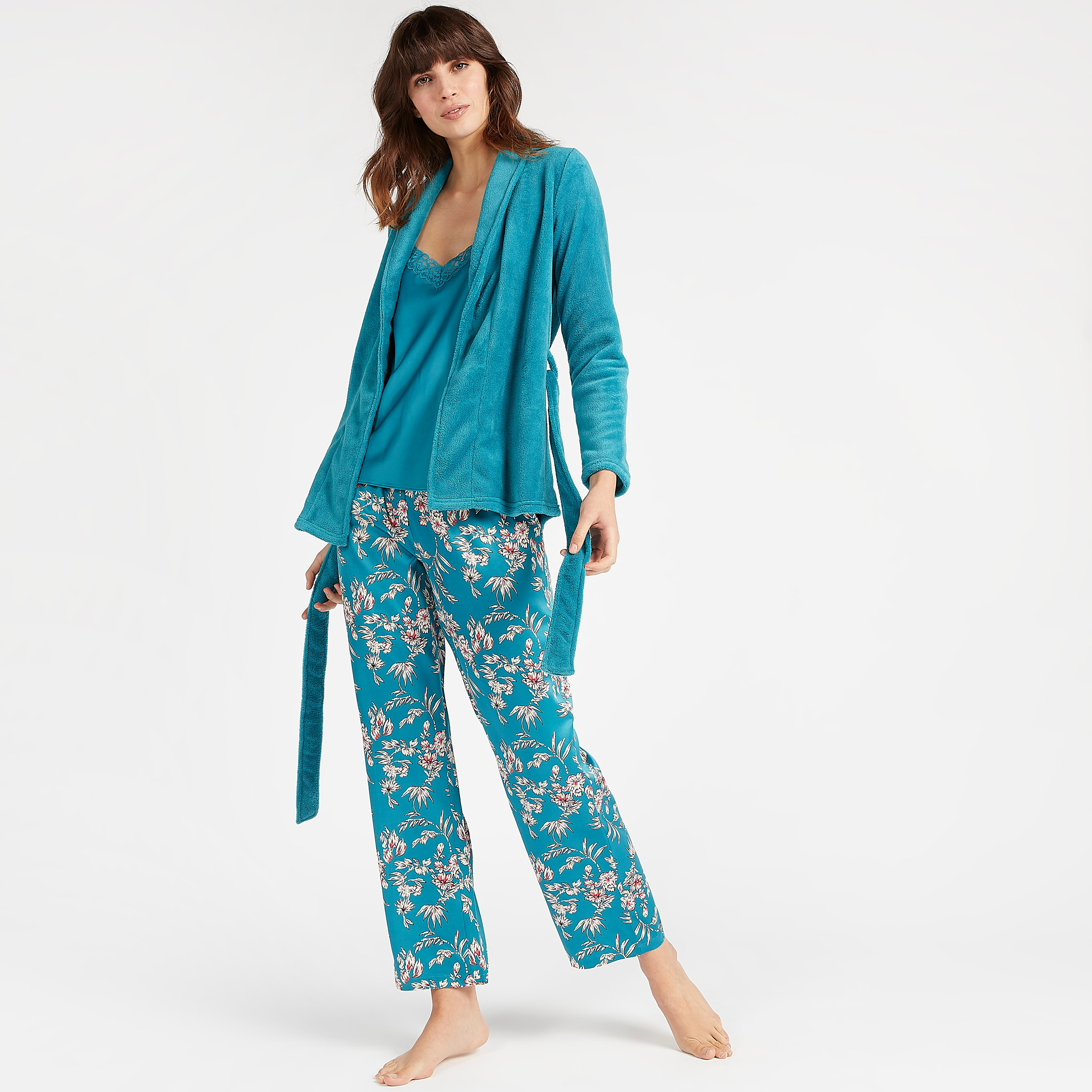 قميص داخلي قصير بتفاصيل دانتيل مع بيجاما بطبعات أزهار وروب بارز الملمس-women-clothing-nightwear-pyjamas-longsets-image-8