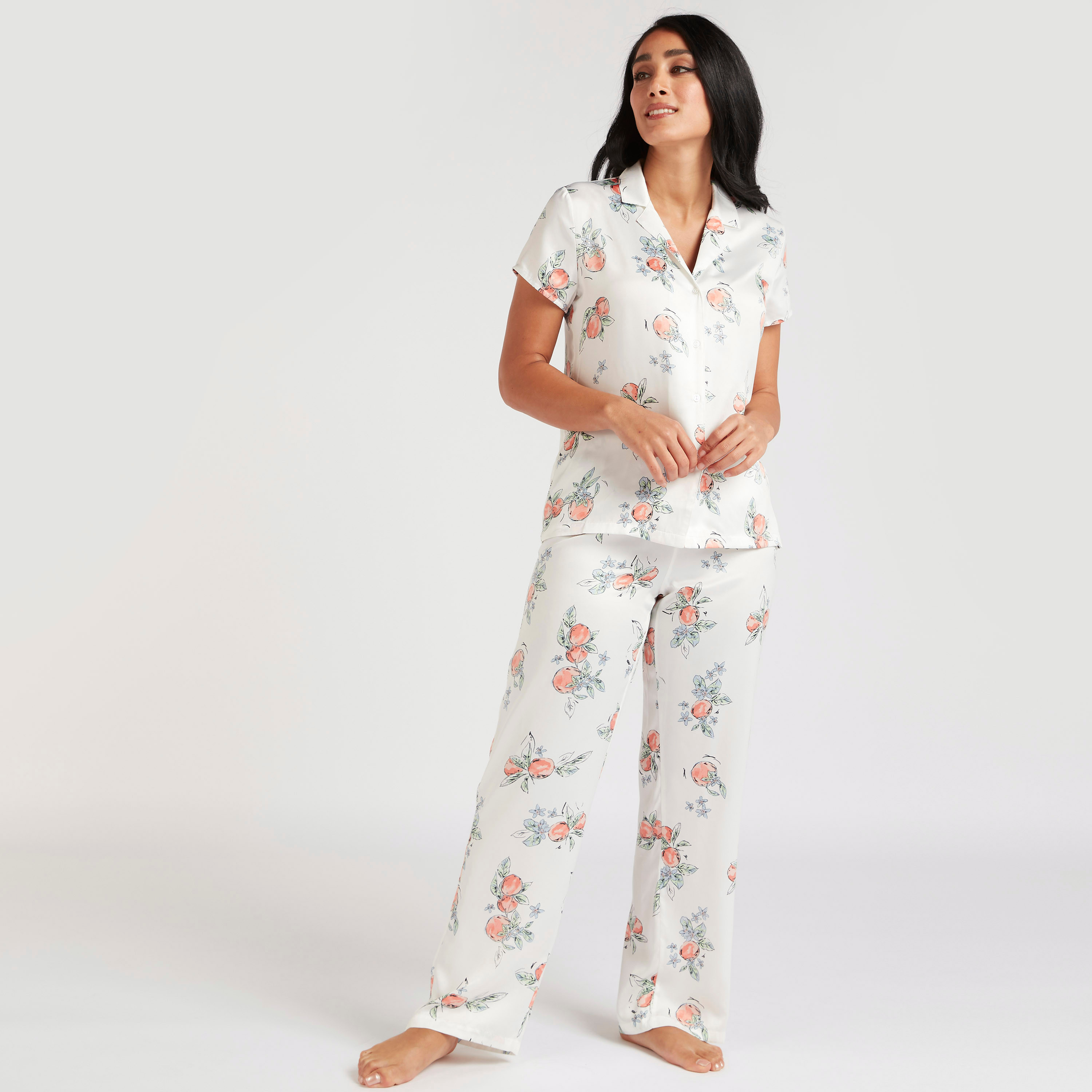طقم بنطلون بيجاما وقميص بأكمام قصيرة وطبعات-women-clothing-nightwear-pyjamas-longsets-image-1