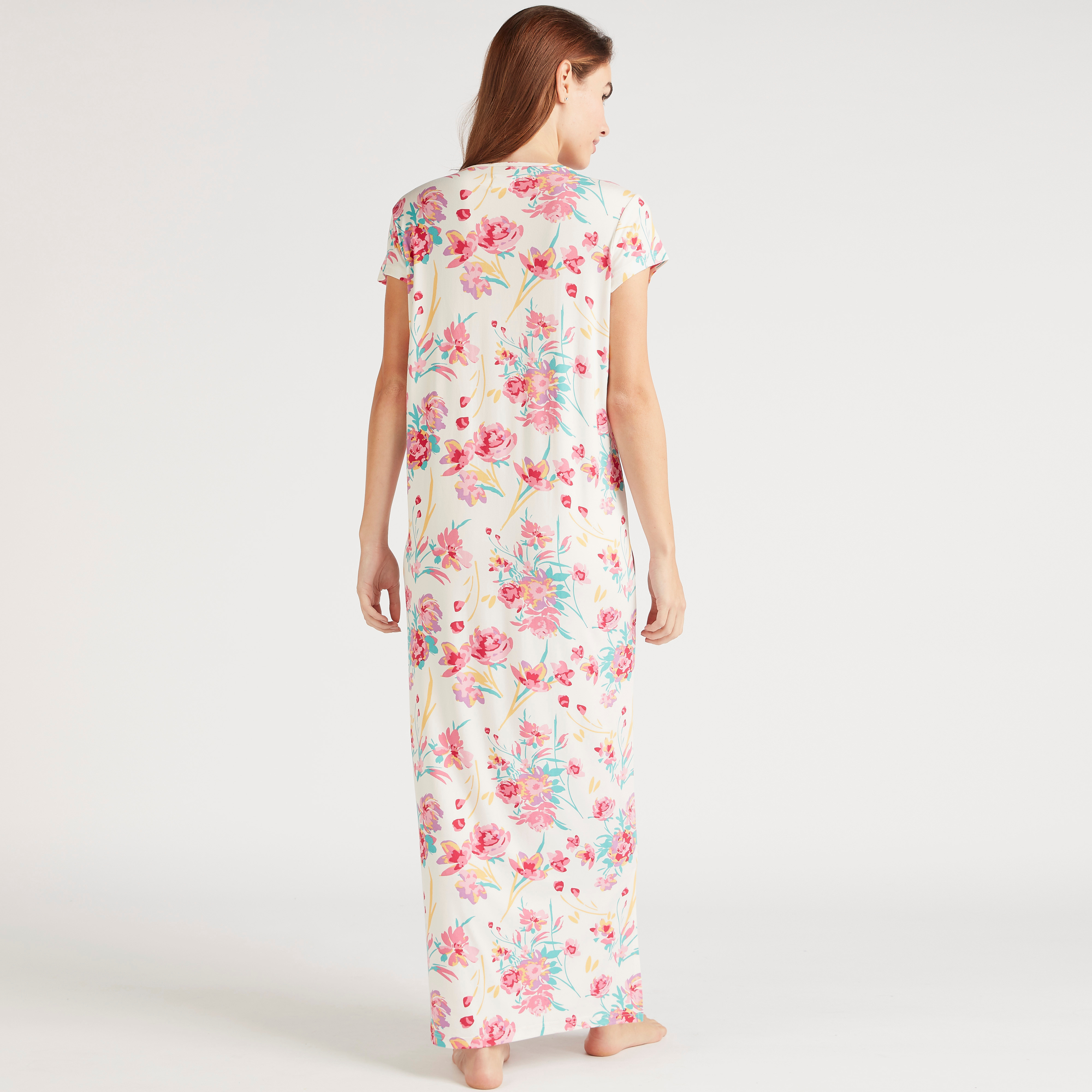 ثوب نوم بياقة V وأكمام كاب وطبعات زهرية-women-clothing-nightwear-nighties-image-4