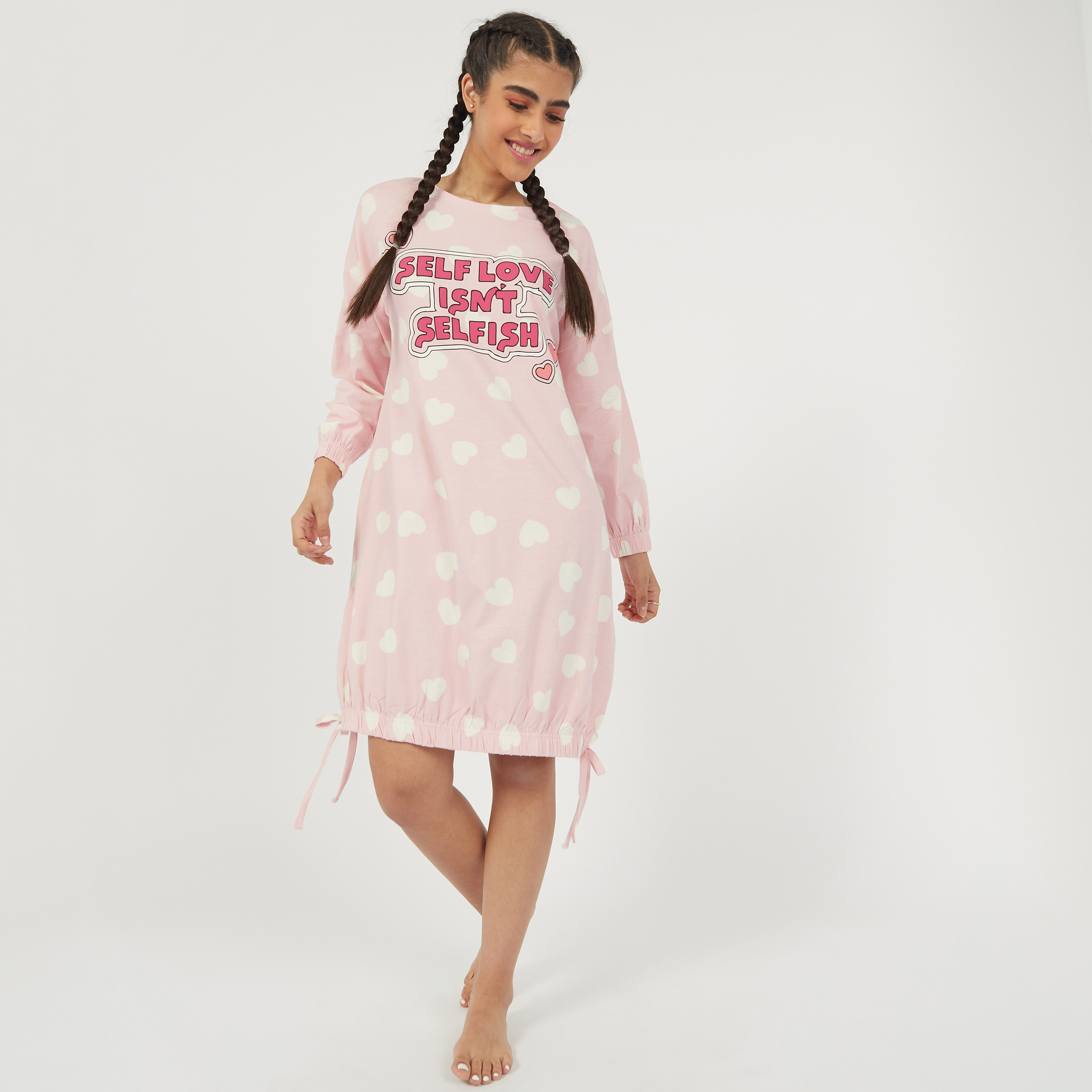 قميص نوم بياقة مستديرة وأكمام طويلة وطبعات-women-clothing-nightwear-nighties-image-1