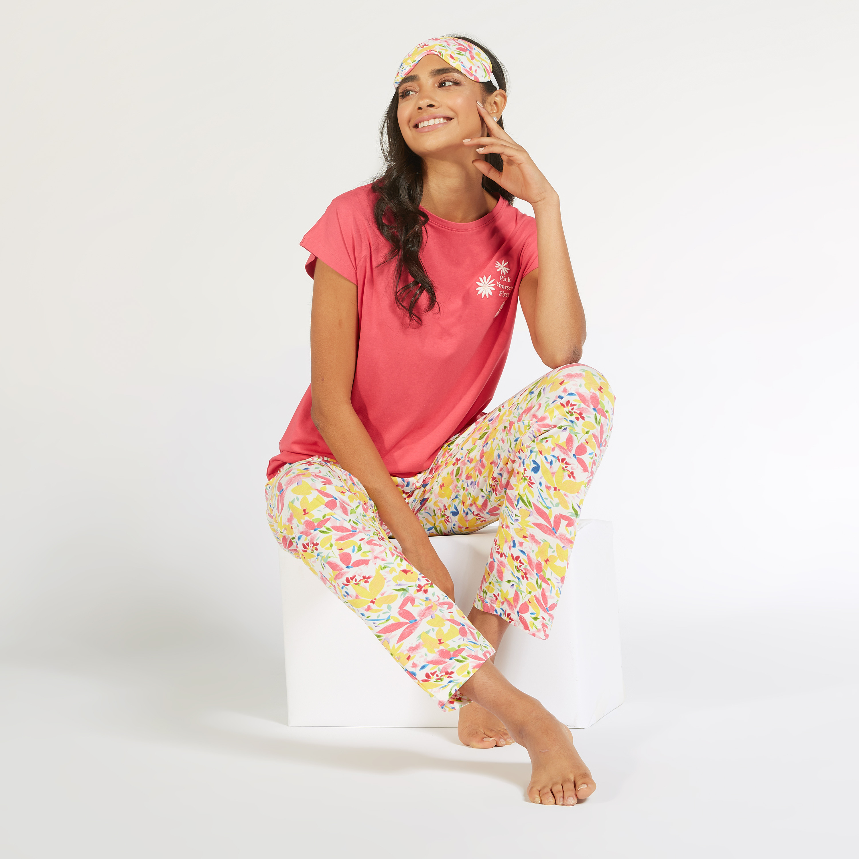 طقم بنطلون بيجاما برباط إغلاق وتيشيرت بنقشة الزهور-women-clothing-nightwear-pyjamas-longsets-image-1