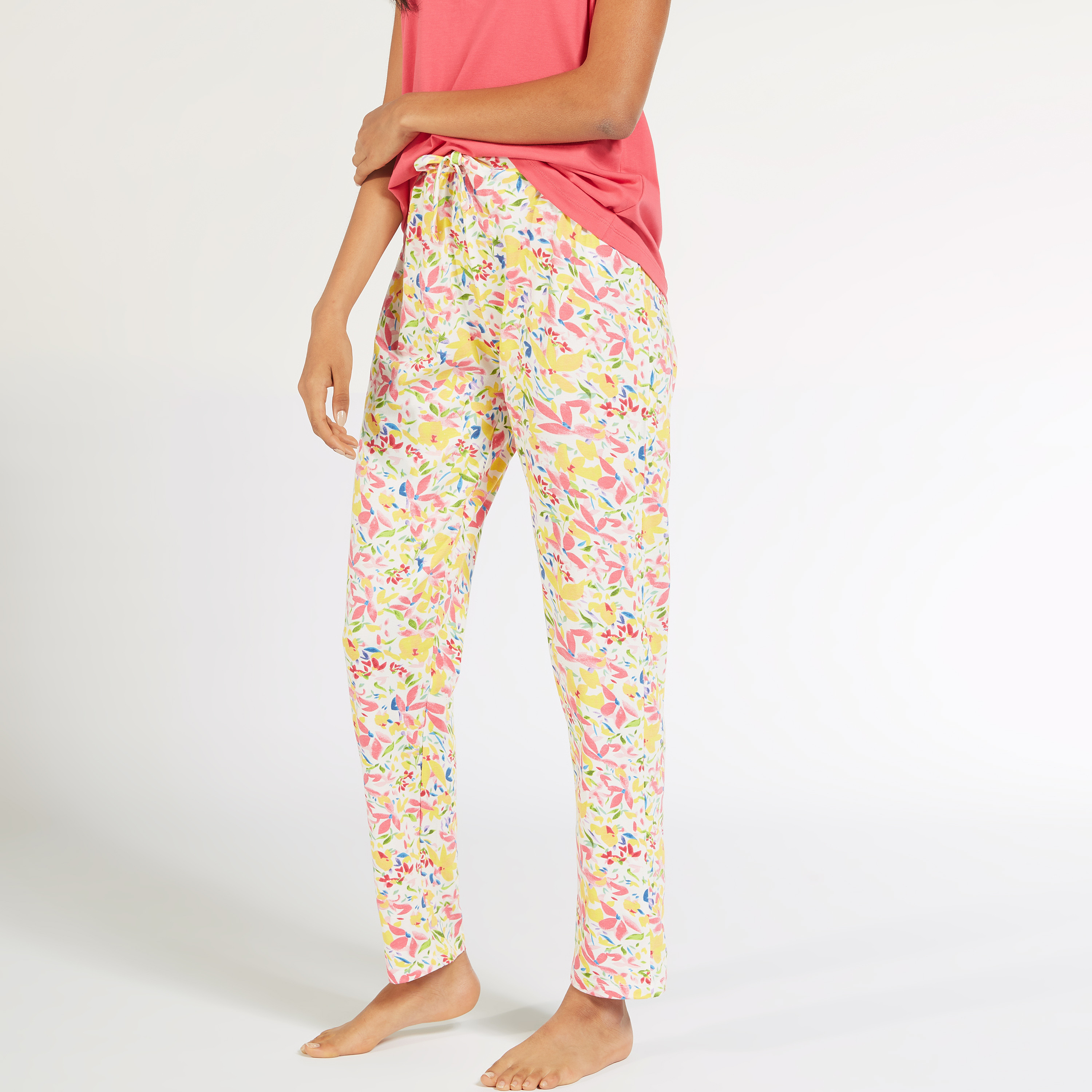 طقم بنطلون بيجاما برباط إغلاق وتيشيرت بنقشة الزهور-women-clothing-nightwear-pyjamas-longsets-image-4