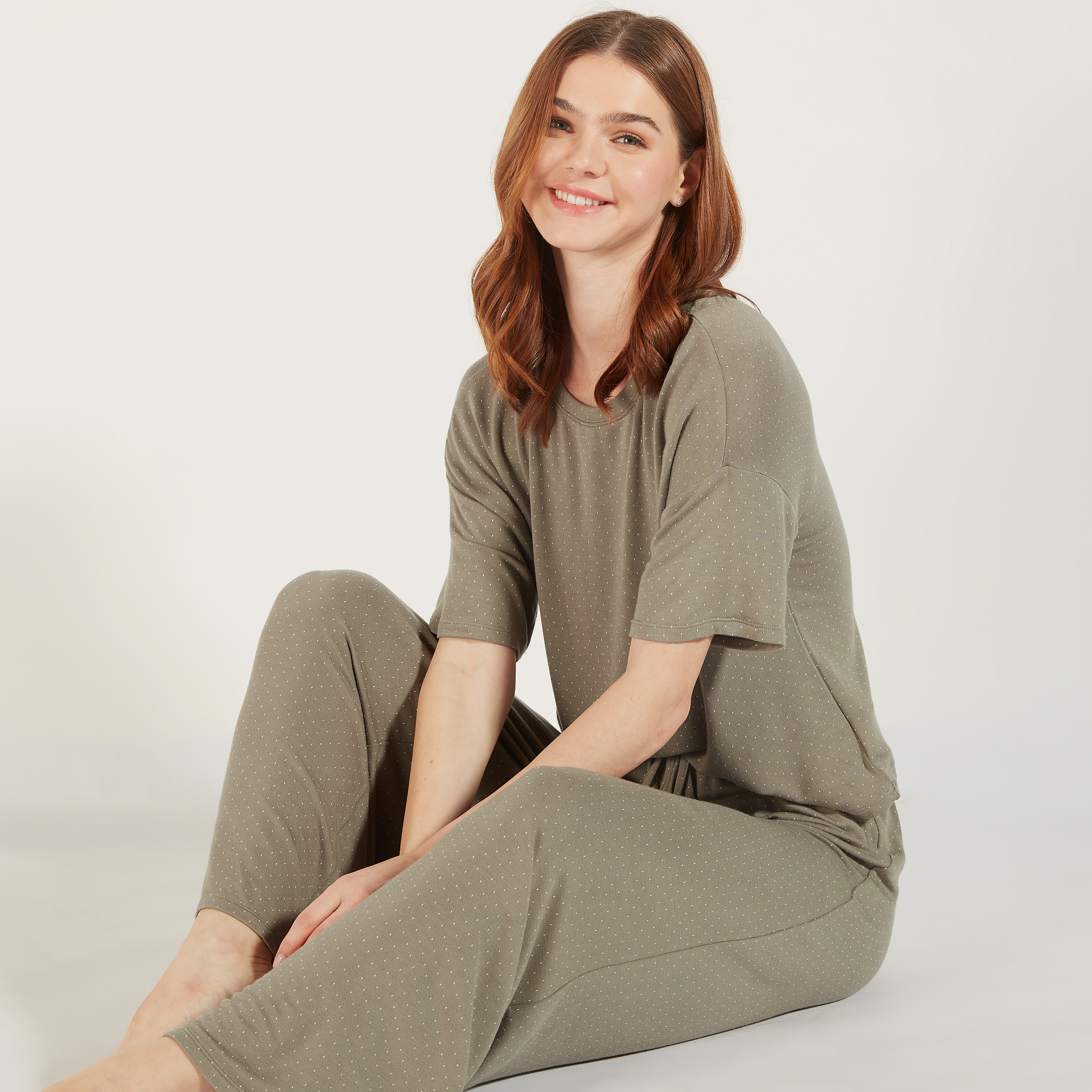 تيشيرت بطبعات منقطة وأكمام قصيرة وياقة مستديرة-women-clothing-nightwear-pyjamas-tops-image-1