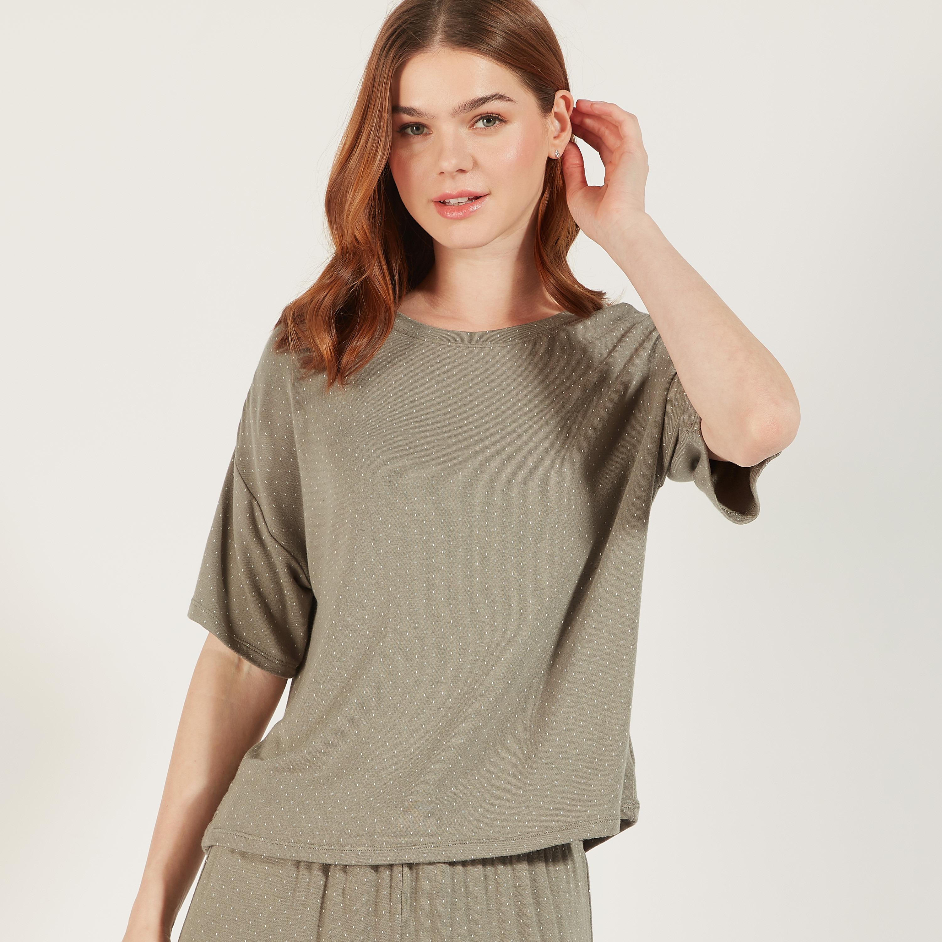 تيشيرت بطبعات منقطة وأكمام قصيرة وياقة مستديرة-women-clothing-nightwear-pyjamas-tops-image-3