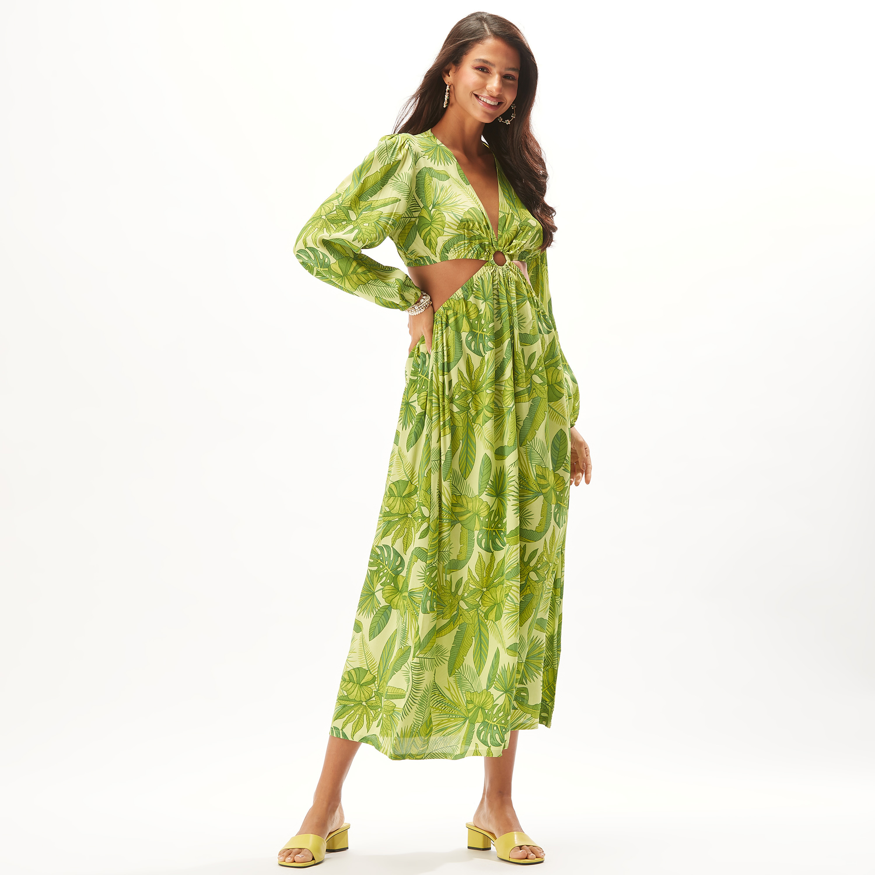فستان بطبعات استوائية وتفاصيل مفرغة من بيتش وير-women-clothing-swimandbeach-beachwear-image-1