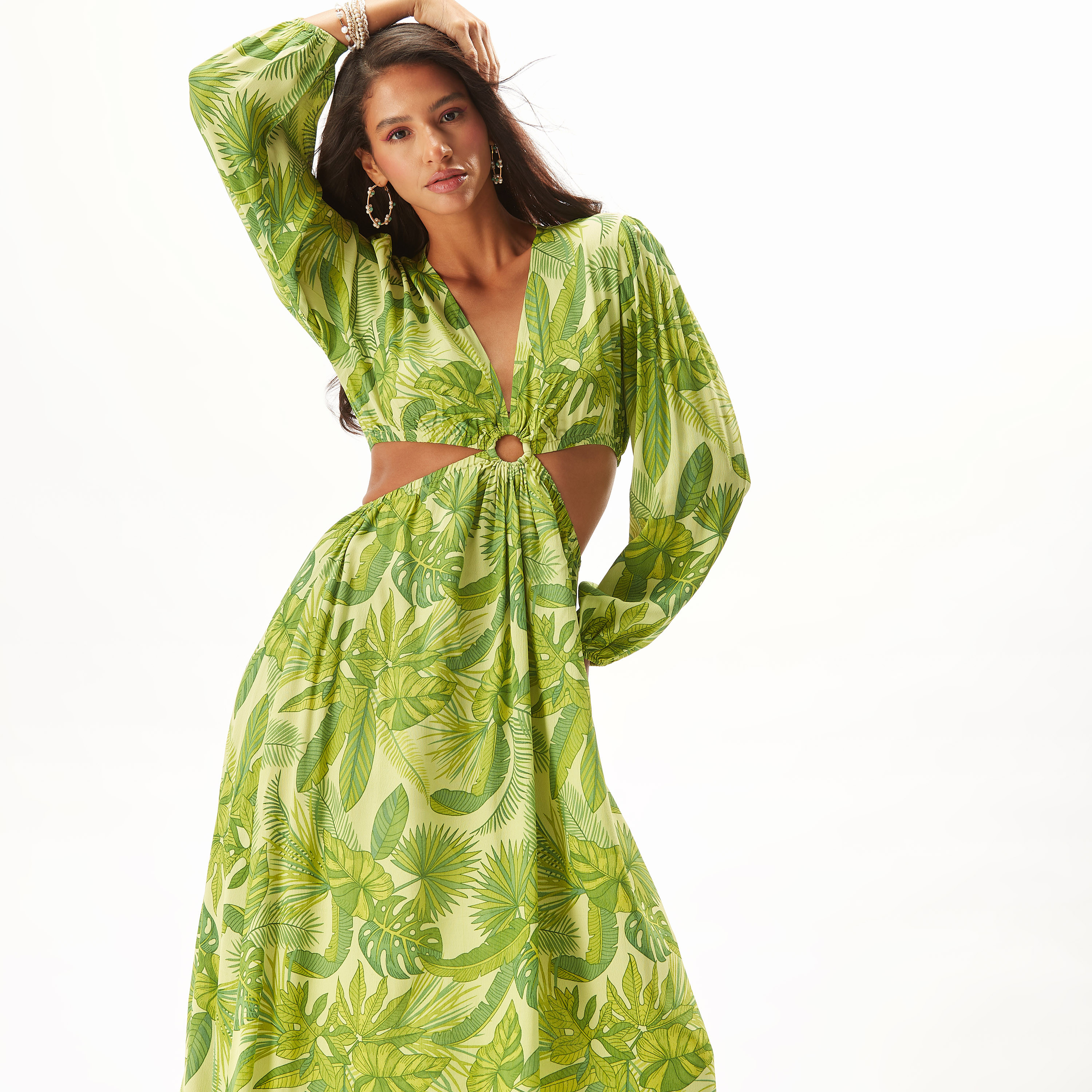 فستان بطبعات استوائية وتفاصيل مفرغة من بيتش وير-women-clothing-swimandbeach-beachwear-image-2
