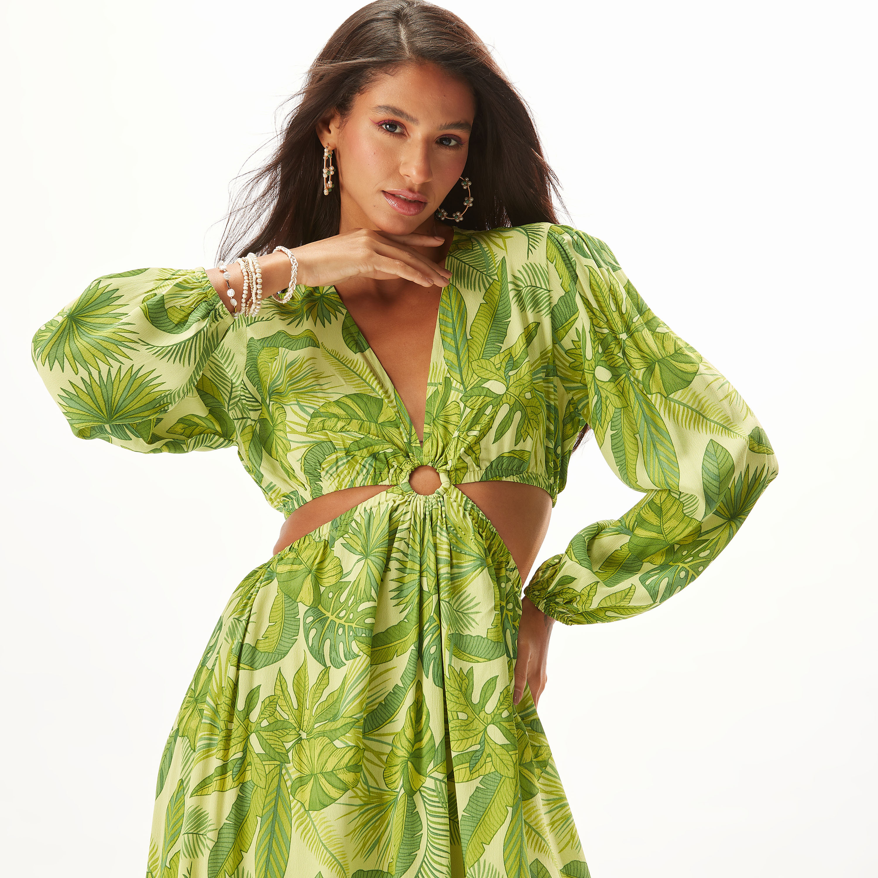 فستان بطبعات استوائية وتفاصيل مفرغة من بيتش وير-women-clothing-swimandbeach-beachwear-image-3