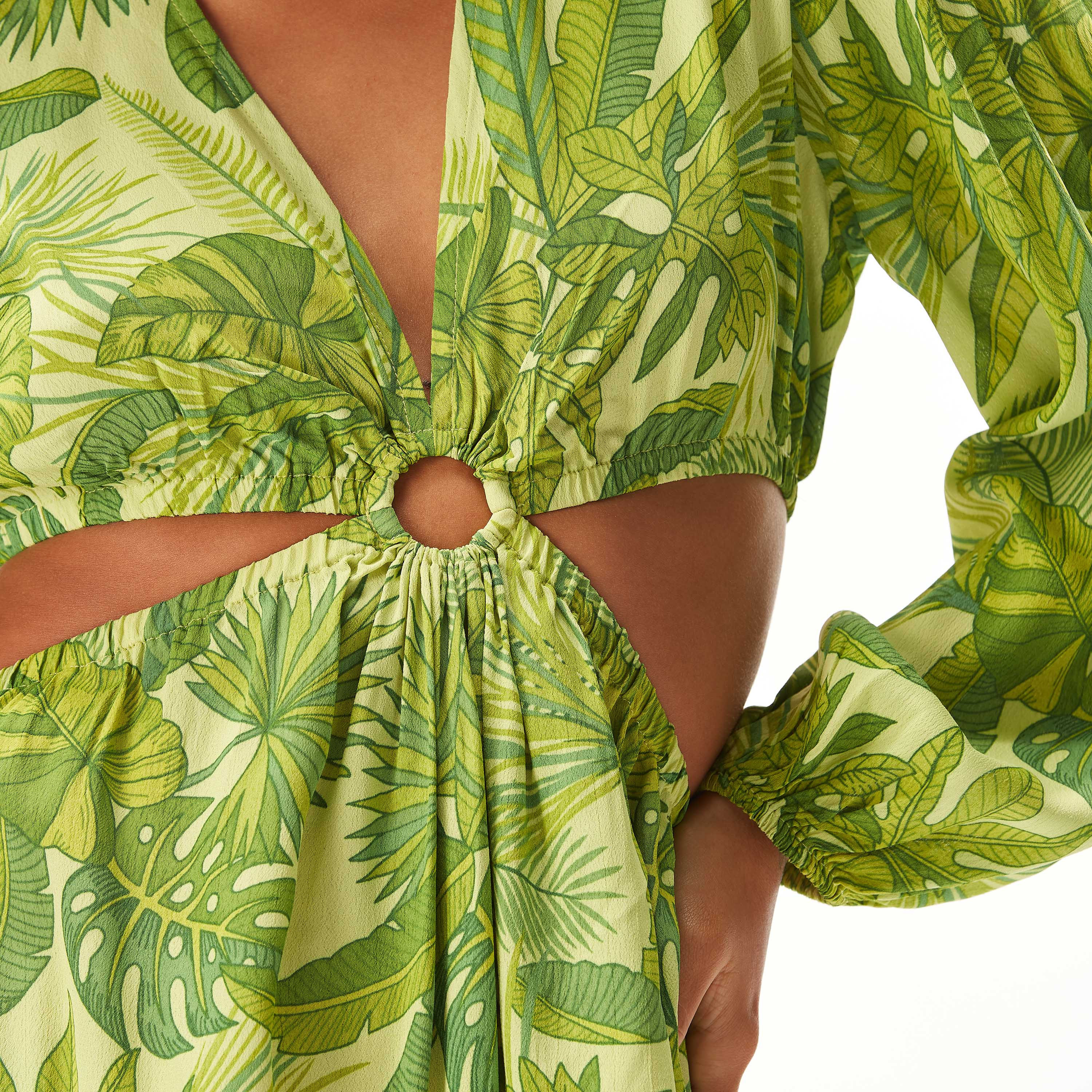 فستان بطبعات استوائية وتفاصيل مفرغة من بيتش وير-women-clothing-swimandbeach-beachwear-image-5