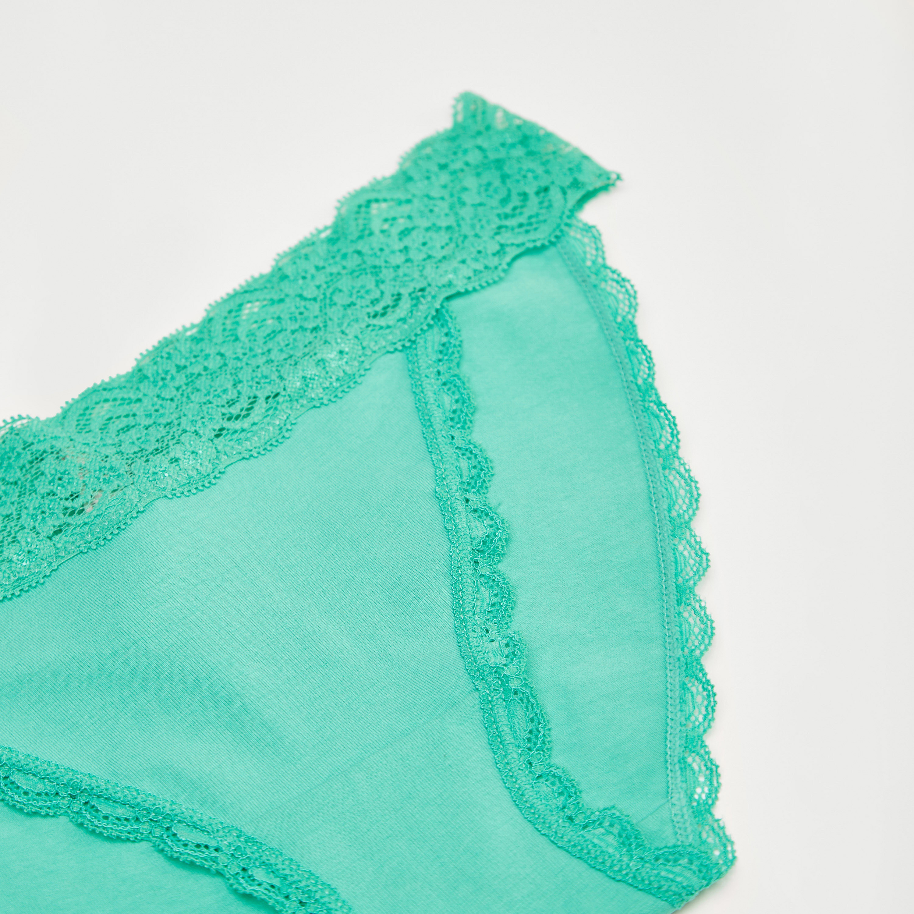سروال بيكيني بخصر مطّاطي متوسط الارتفاع وتفاصيل دانتيل-women-clothing-lingerie-panties-image-2