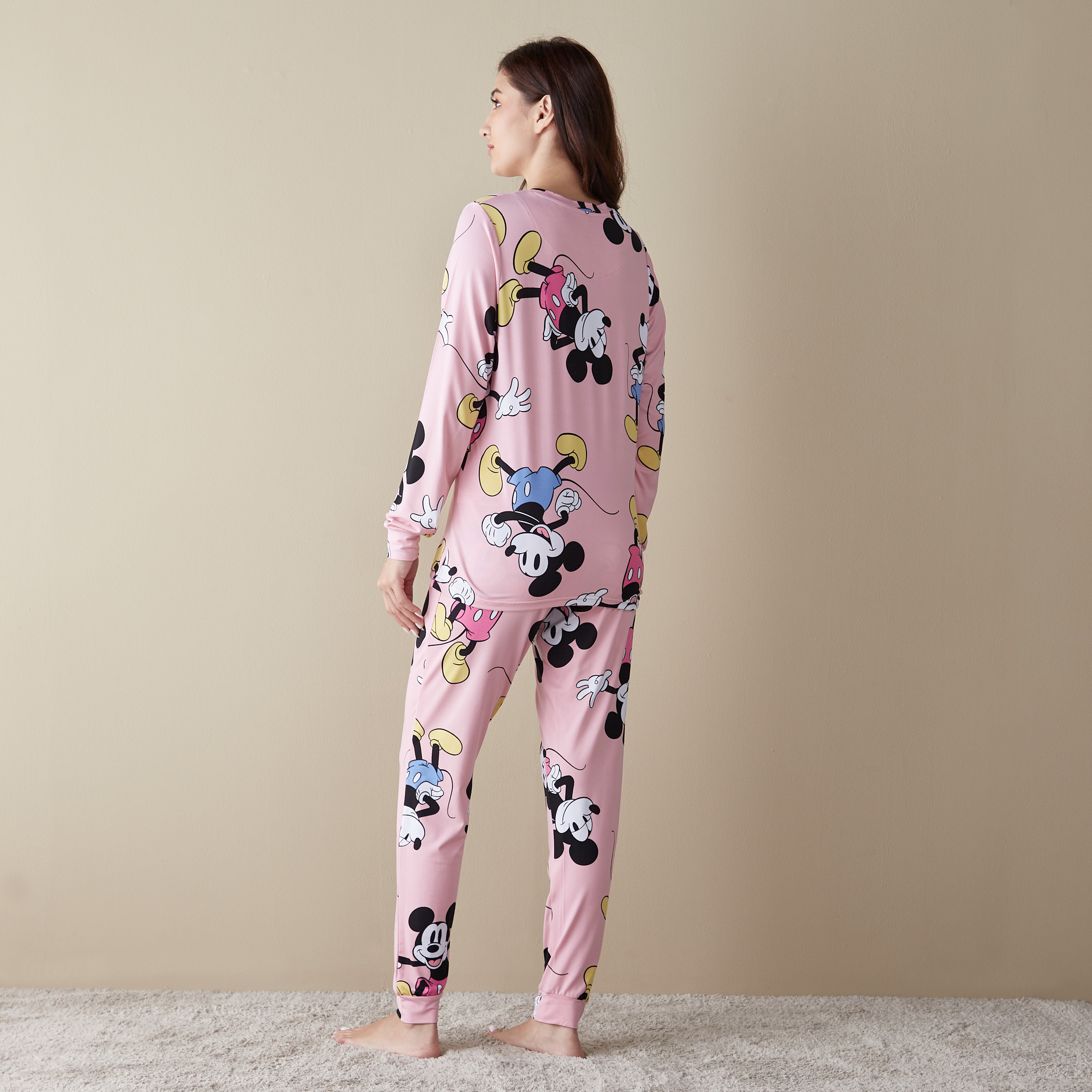 طقم بنطلون بيجاما وتيشيرت بطبعات ميكي ماوس-women-clothing-nightwear-pyjamas-longsets-image-2