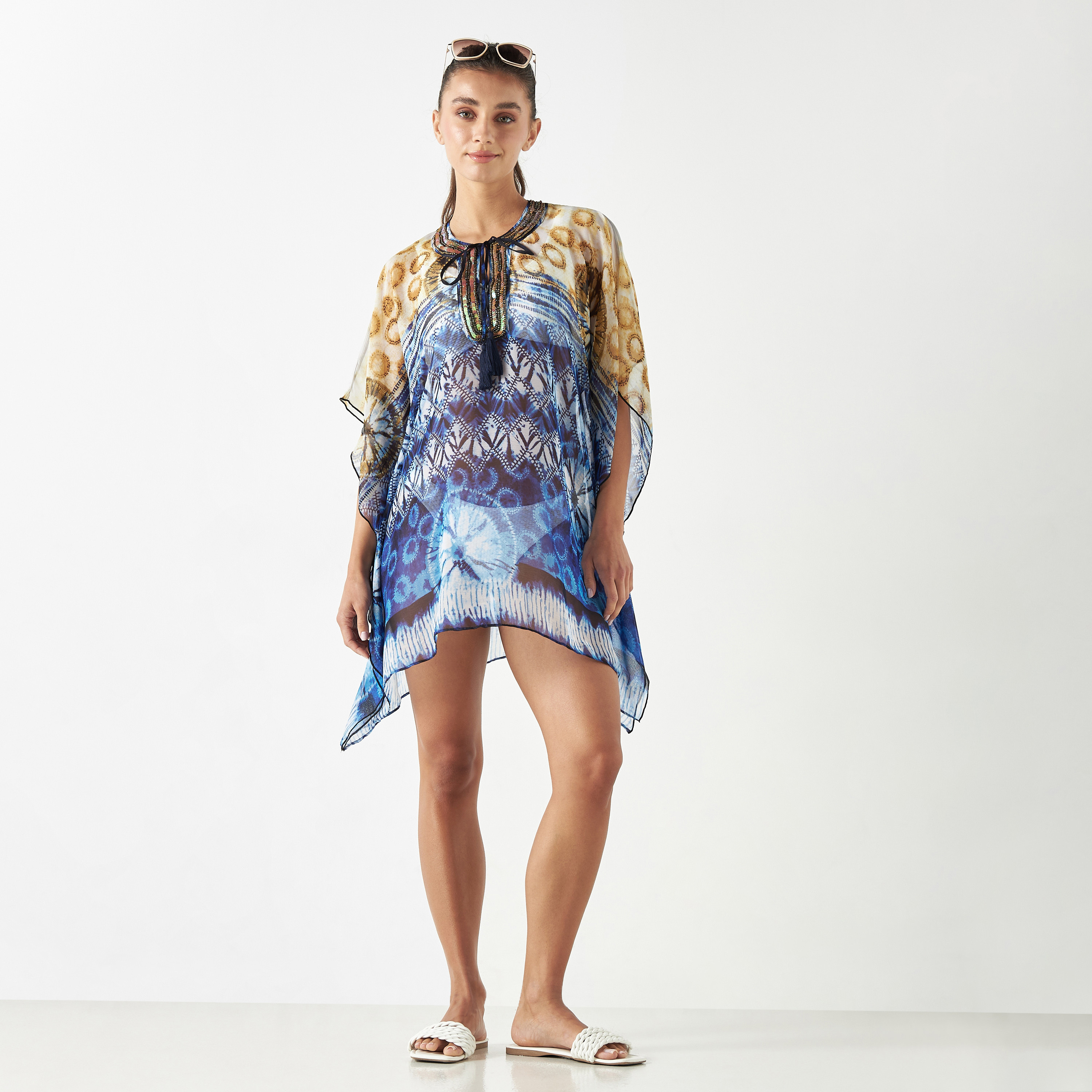 غطاء بحر بطبعات وتفاصيل ترتر ورباط-women-clothing-swimandbeach-beachwear-image-2
