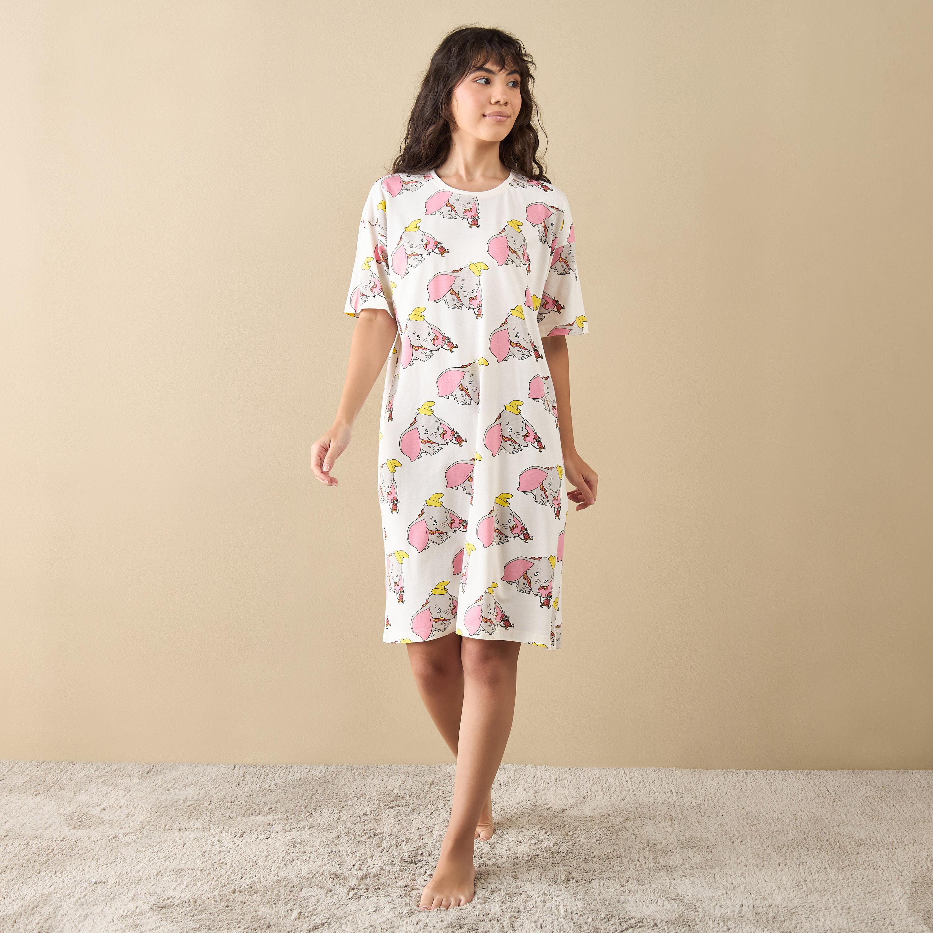 قميص نوم بأكمام قصيرة وطبعات دامبو-women-clothing-nightwear-nighties-image-2