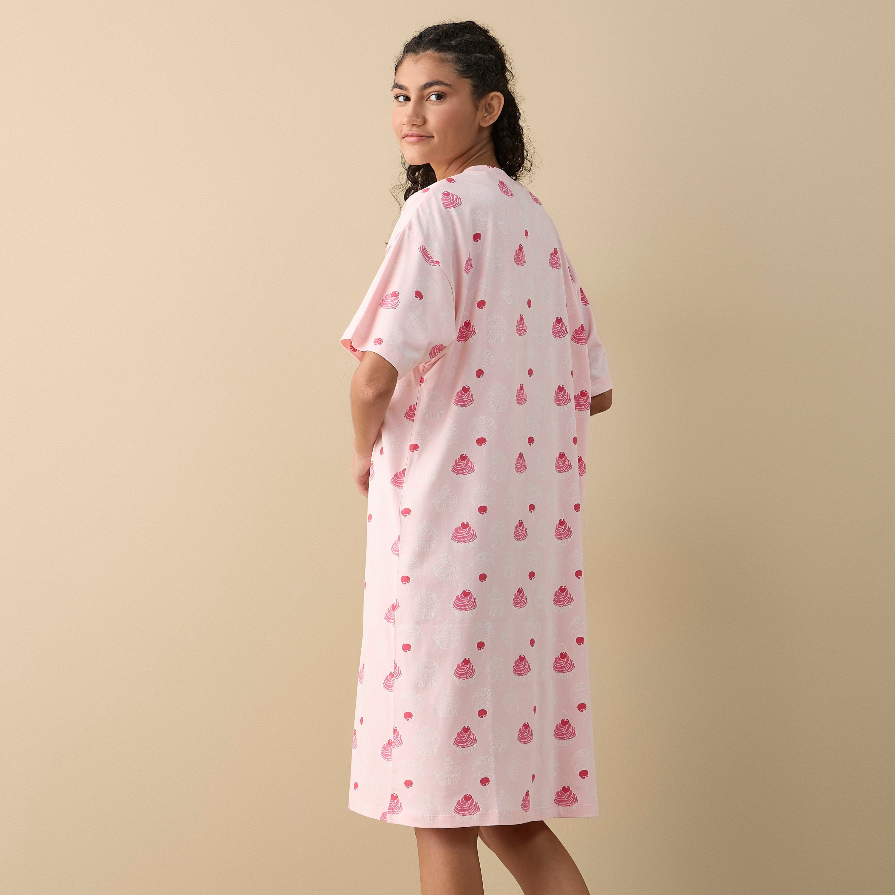 قميص نوم بياقة V وأكمام قصيرة وطبعات-women-clothing-nightwear-nighties-image-3