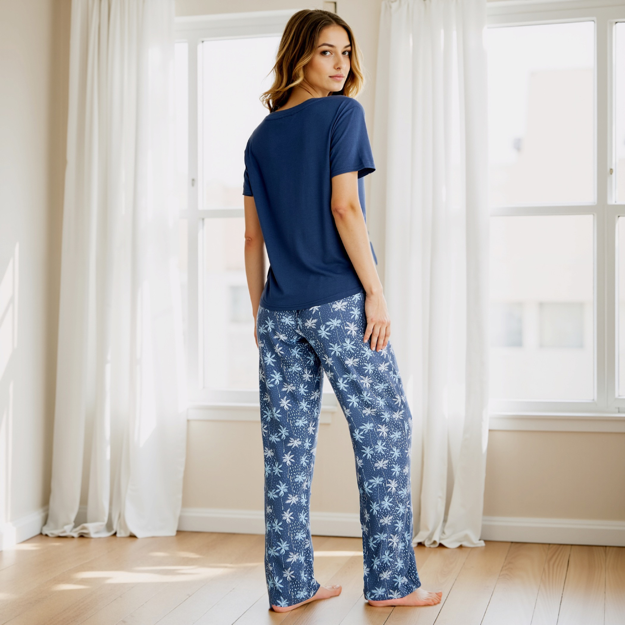 طقم بنطلون بيجاما وتيشيرت فيسكوز بطبعات جرافيك-women-clothing-nightwear-pyjamas-longsets-image-4