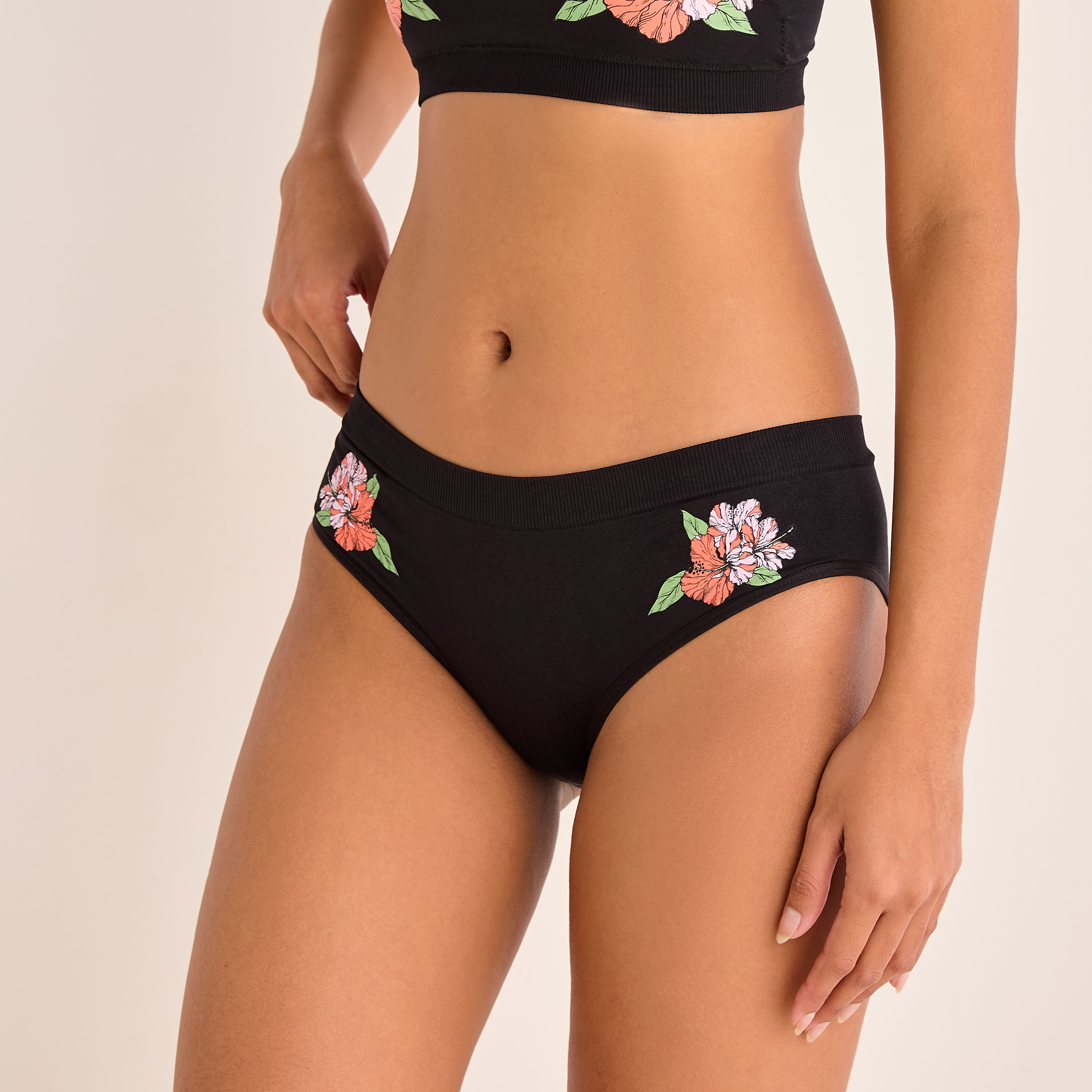 مجموعة سراويل داخلية متنوعة بدون خياطة عدد 2-women-clothing-lingerie-panties-image-5
