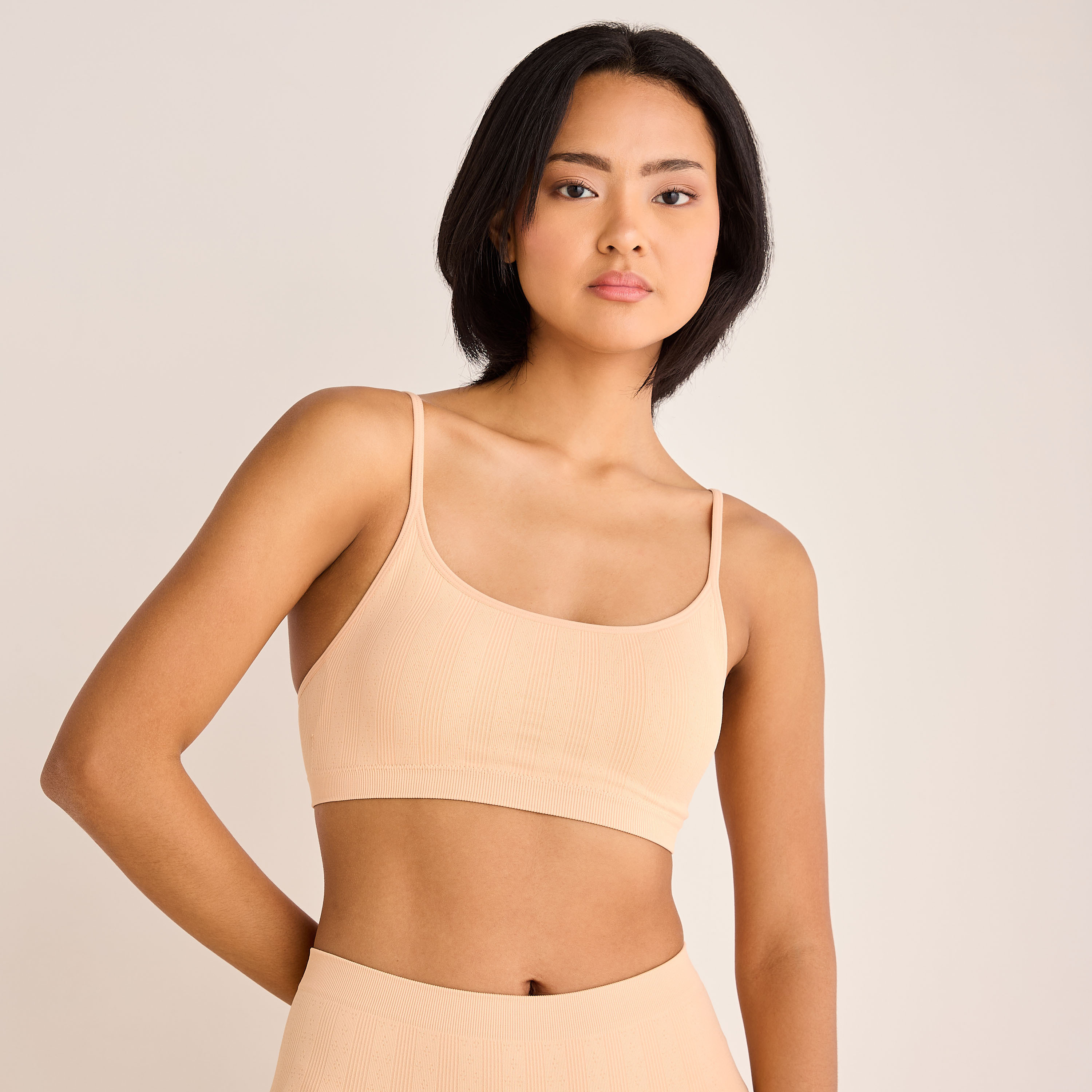 طقم حمالات صدر متنوعة بخياطة مع أحزمة قابلة للتعديل عدد 3-women-clothing-lingerie-bras-image-6