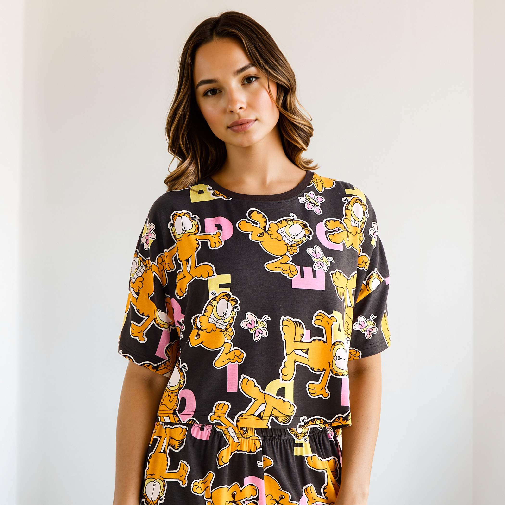 All-Over Garfield Print Shorts Set-women-clothing-nightwear-pyjamas-shortsets-image-3