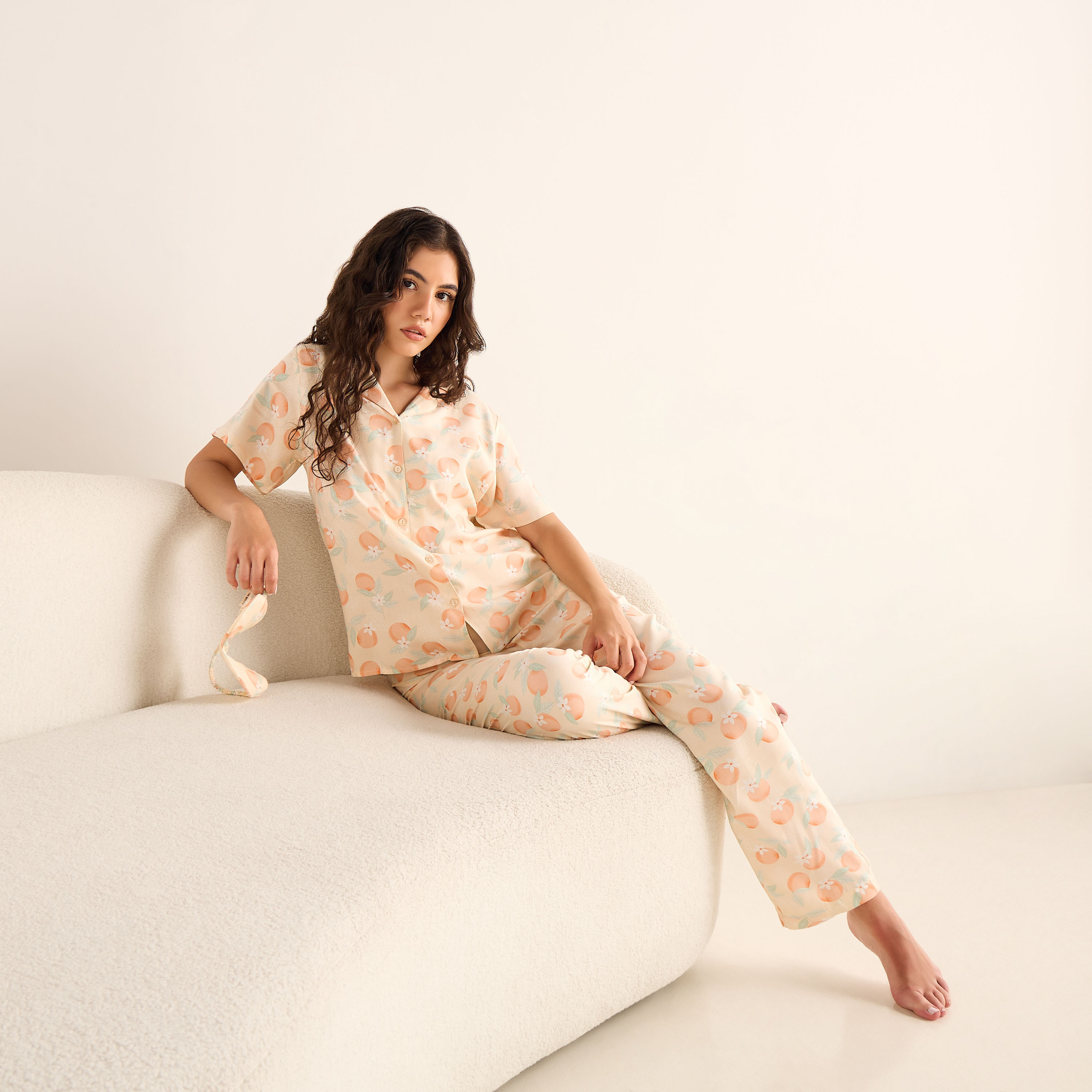 طقم بنطلون بيجاما وقميص بطبعات-women-clothing-nightwear-pyjamas-longsets-image-1