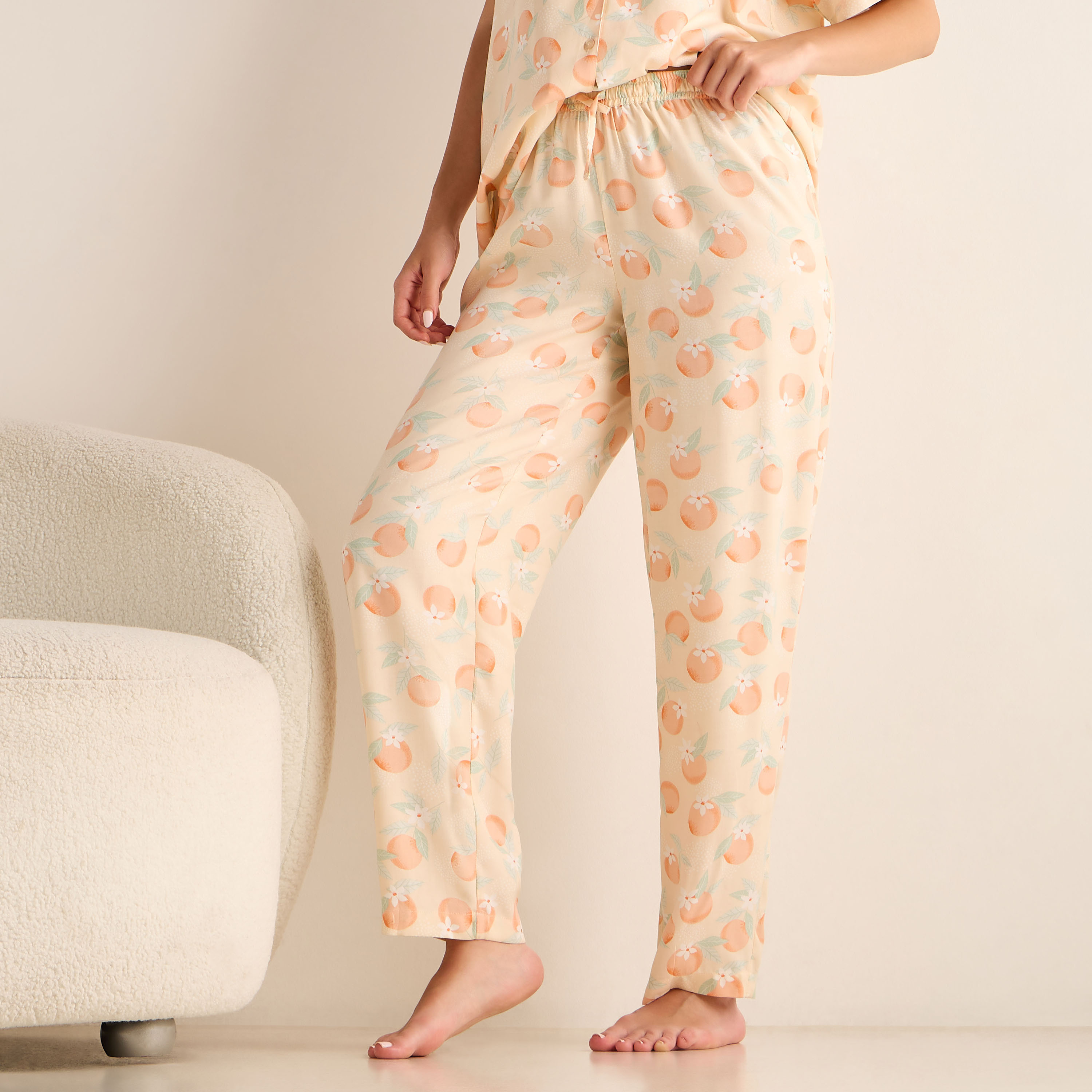 طقم بنطلون بيجاما وقميص بطبعات-women-clothing-nightwear-pyjamas-longsets-image-4