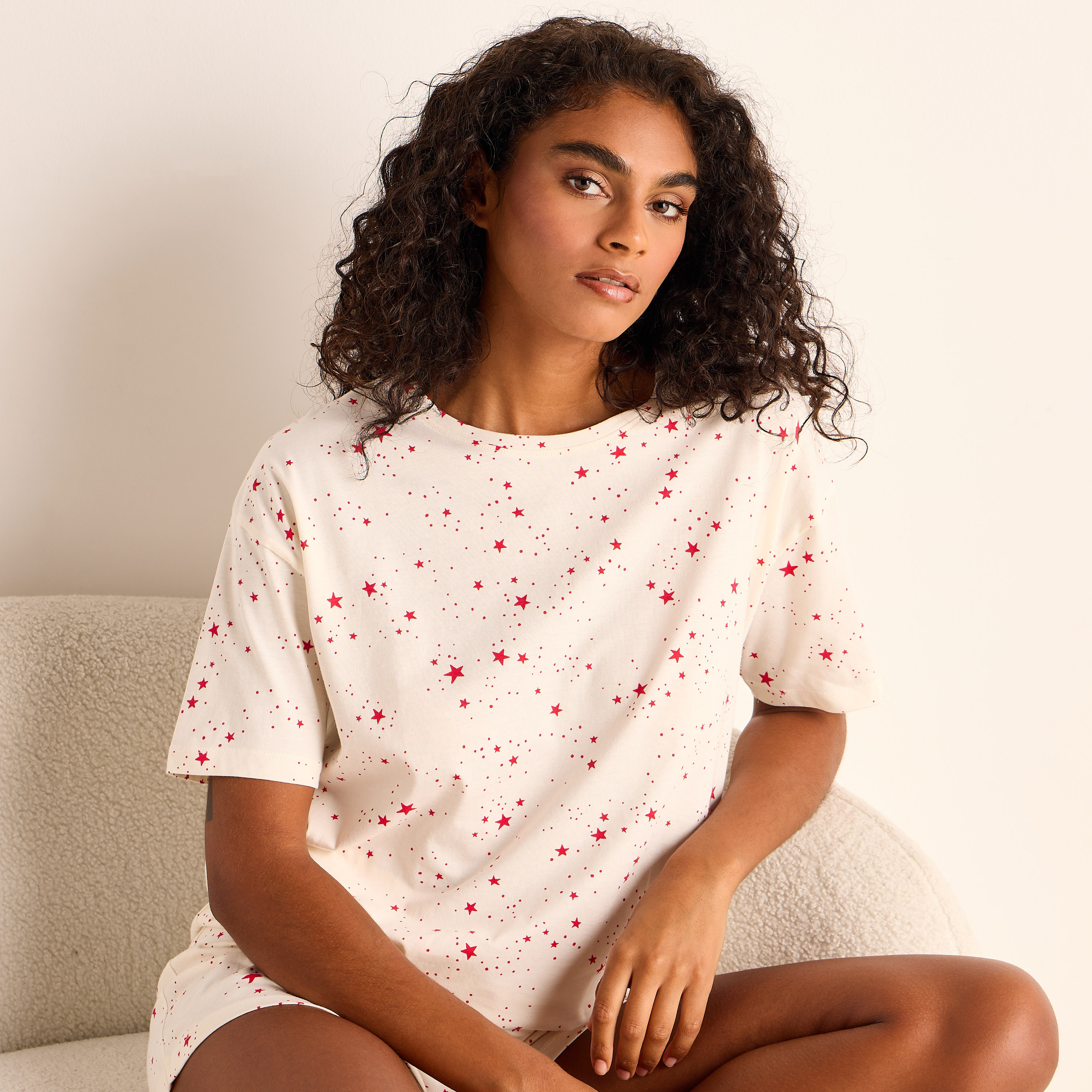 طقم شورت وتيشيرت بطبعات-women-clothing-nightwear-pyjamas-shortsets-image-6