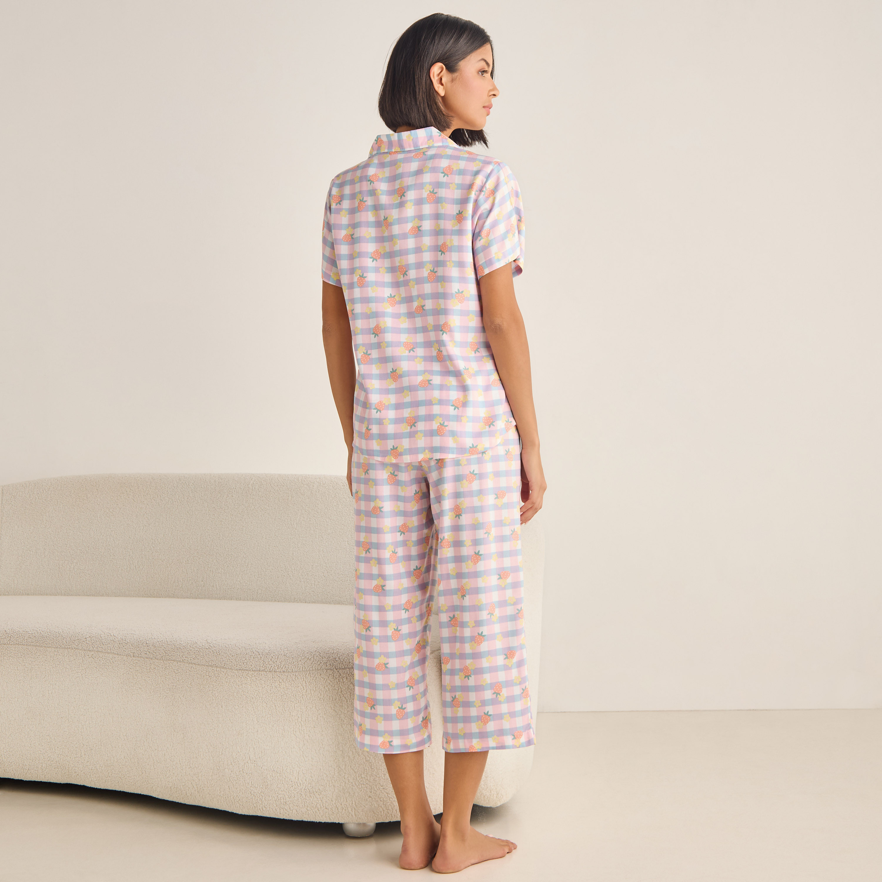 طقم بيجاما بطبعات فراولة-women-clothing-nightwear-pyjamas-longsets-image-3