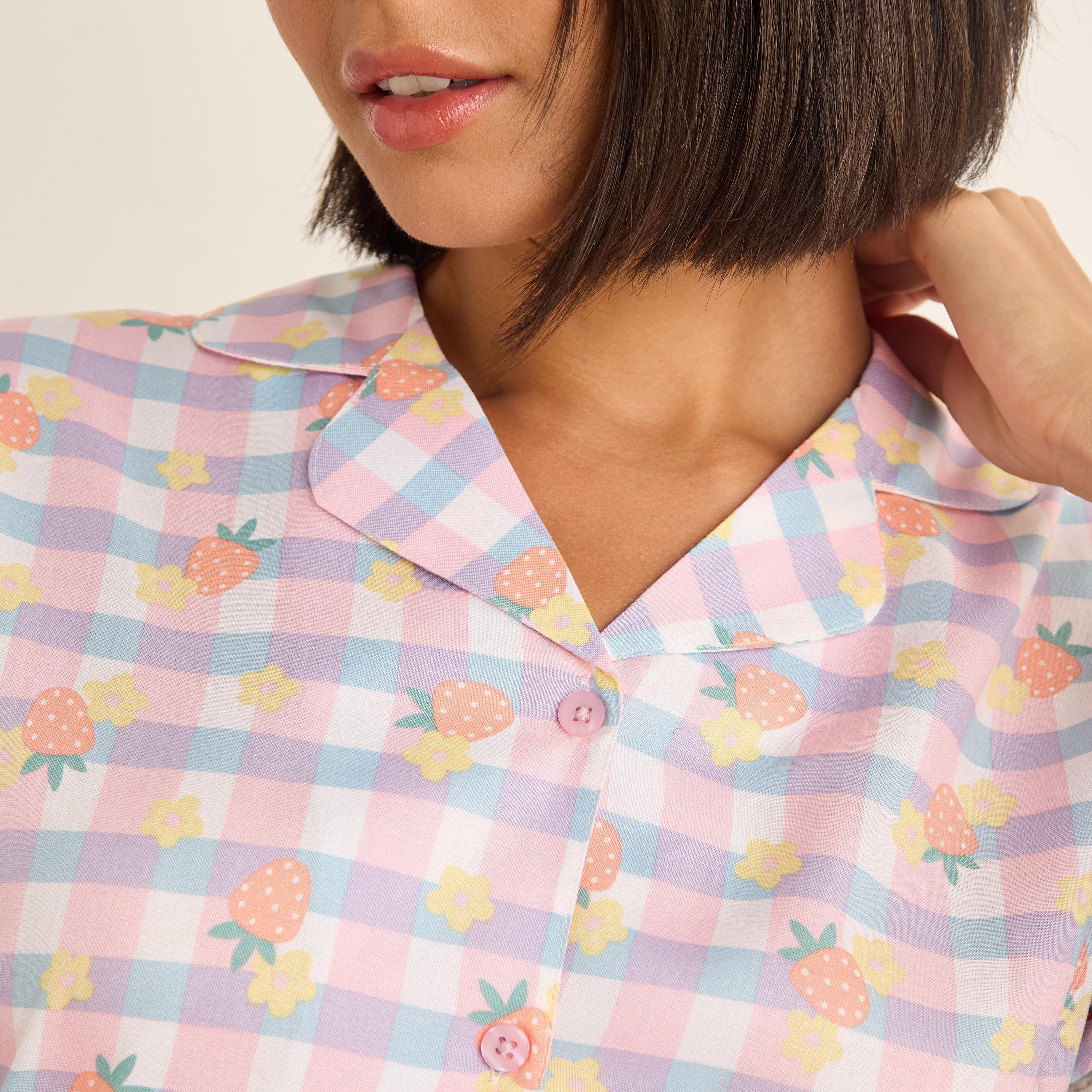 طقم بيجاما بطبعات فراولة-women-clothing-nightwear-pyjamas-longsets-image-5