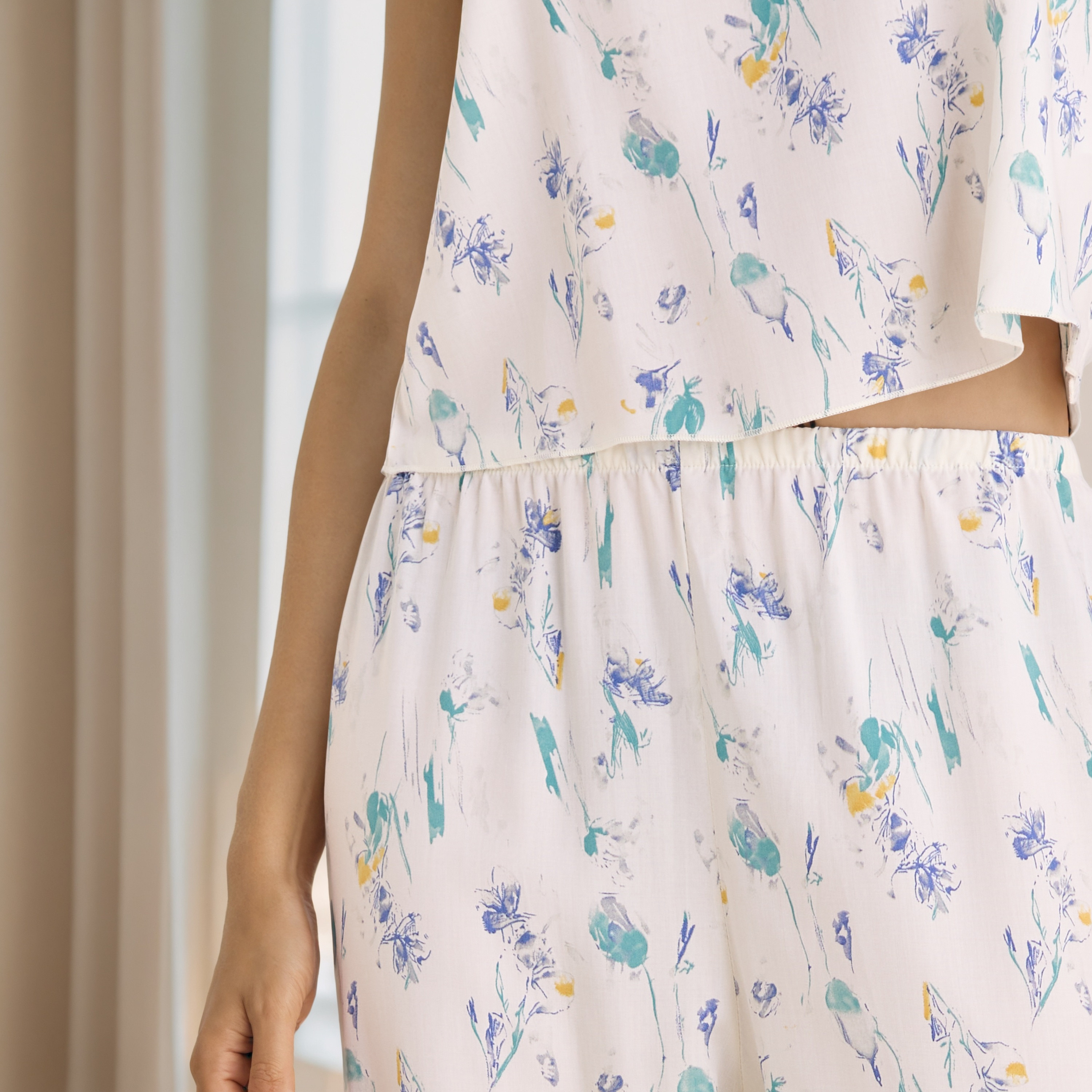 All-Over Print Robe and Pyjama Set-women-clothing-nightwear-pyjamas-longsets-image-6