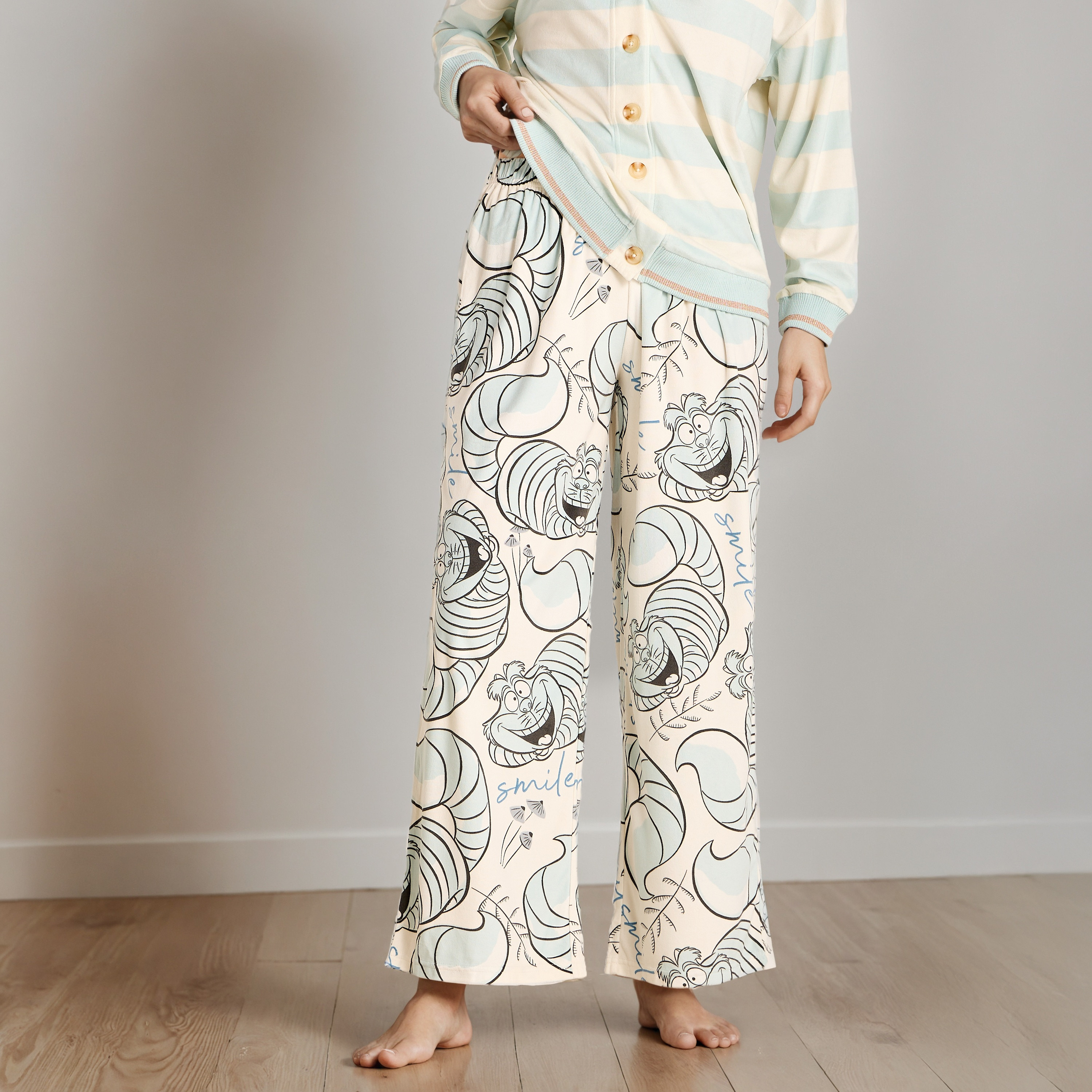 Printed Pyjama Set-women-clothing-nightwear-pyjamas-longsets-image-3