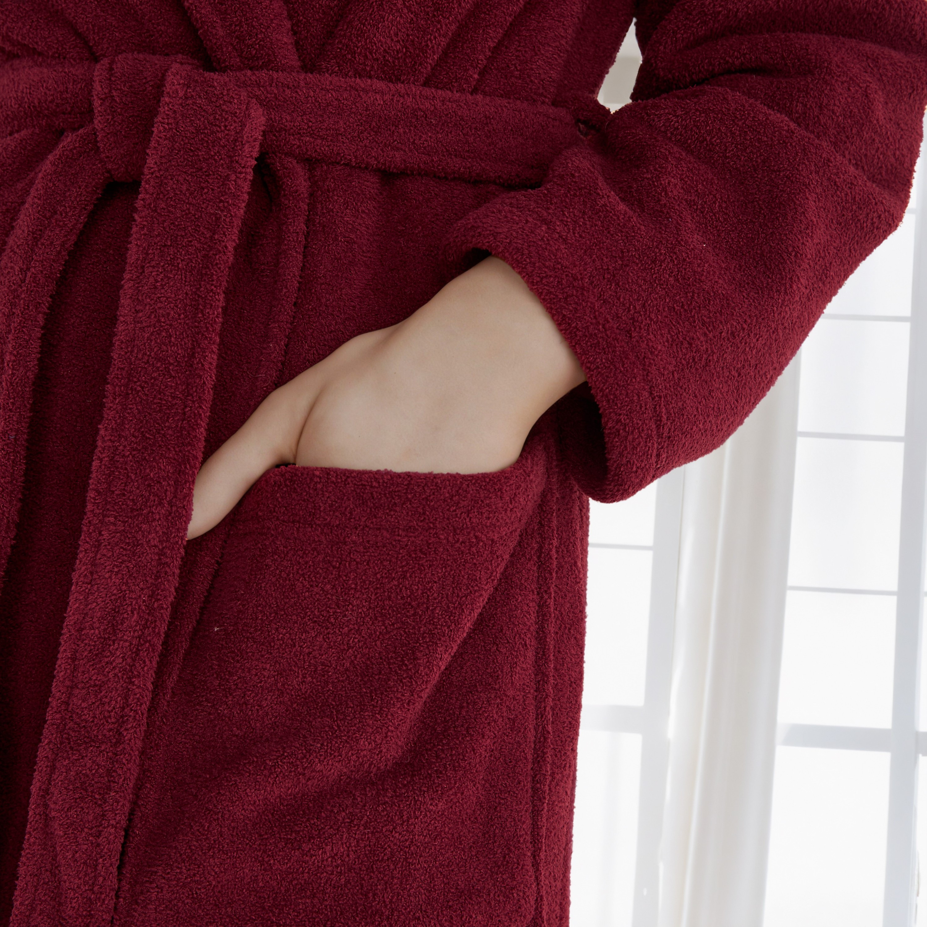 روب نوم مخمل بجيوب-women-clothing-nightwear-robes-image-3