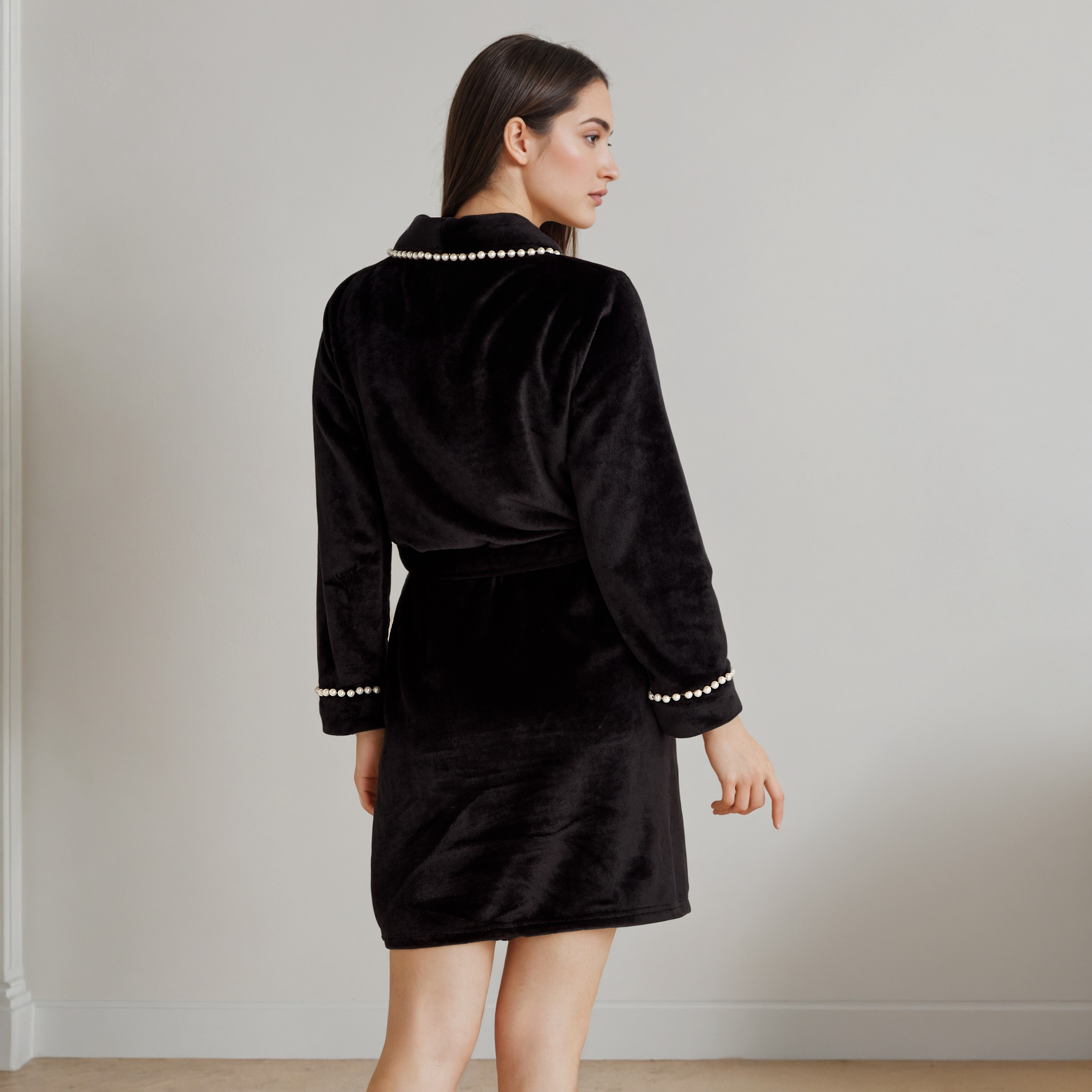 روب نوم مخملي مزين بحافة من اللؤلؤ-women-clothing-nightwear-robes-image-3