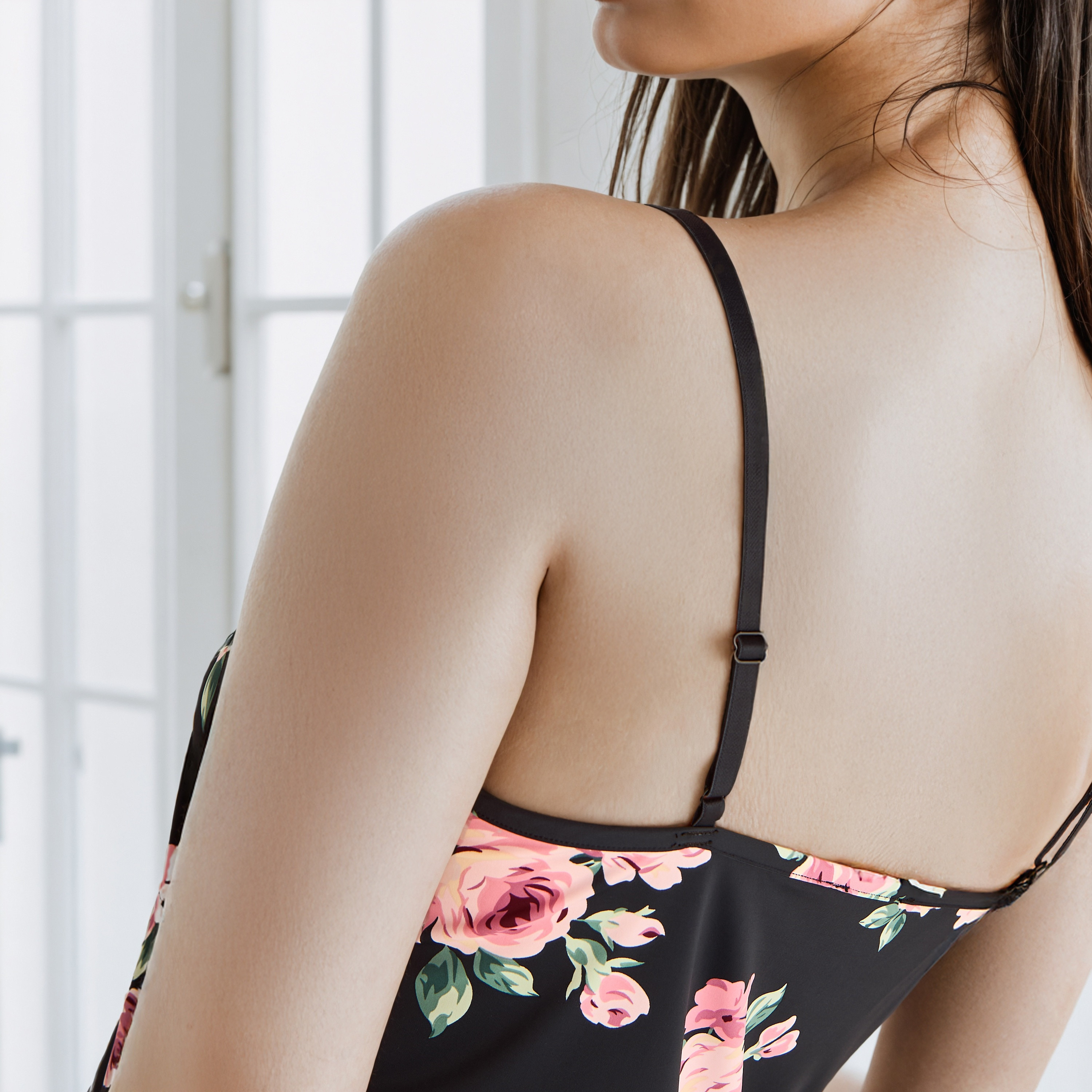 طقم شورتا بطبعات زهرية وحافة دانتيل-women-clothing-nightwear-pyjamas-shortsets-image-2