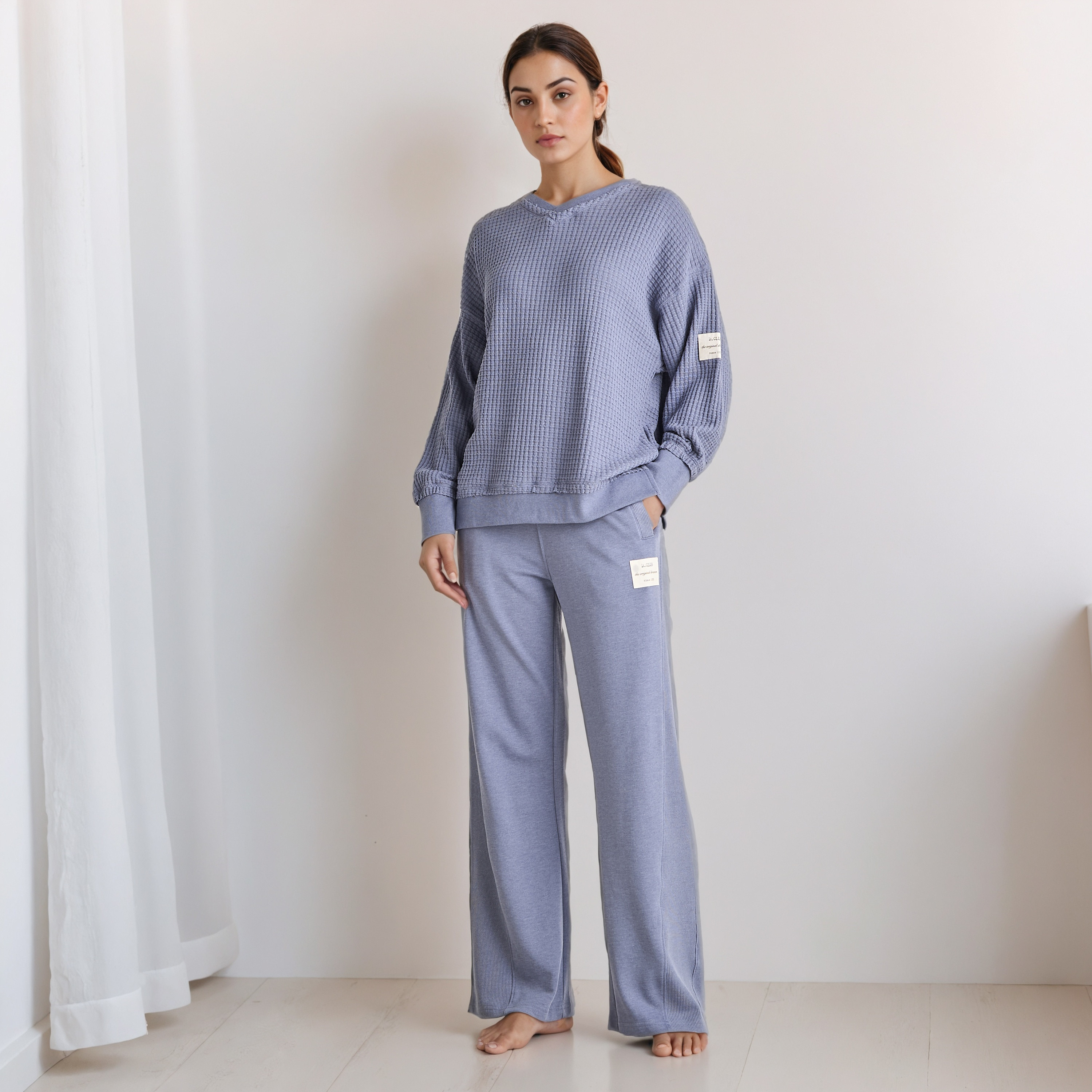 طقم بيجاما سويت شيرت وبنطلون بارز الملمس-women-clothing-nightwear-pyjamas-longsets-image-1
