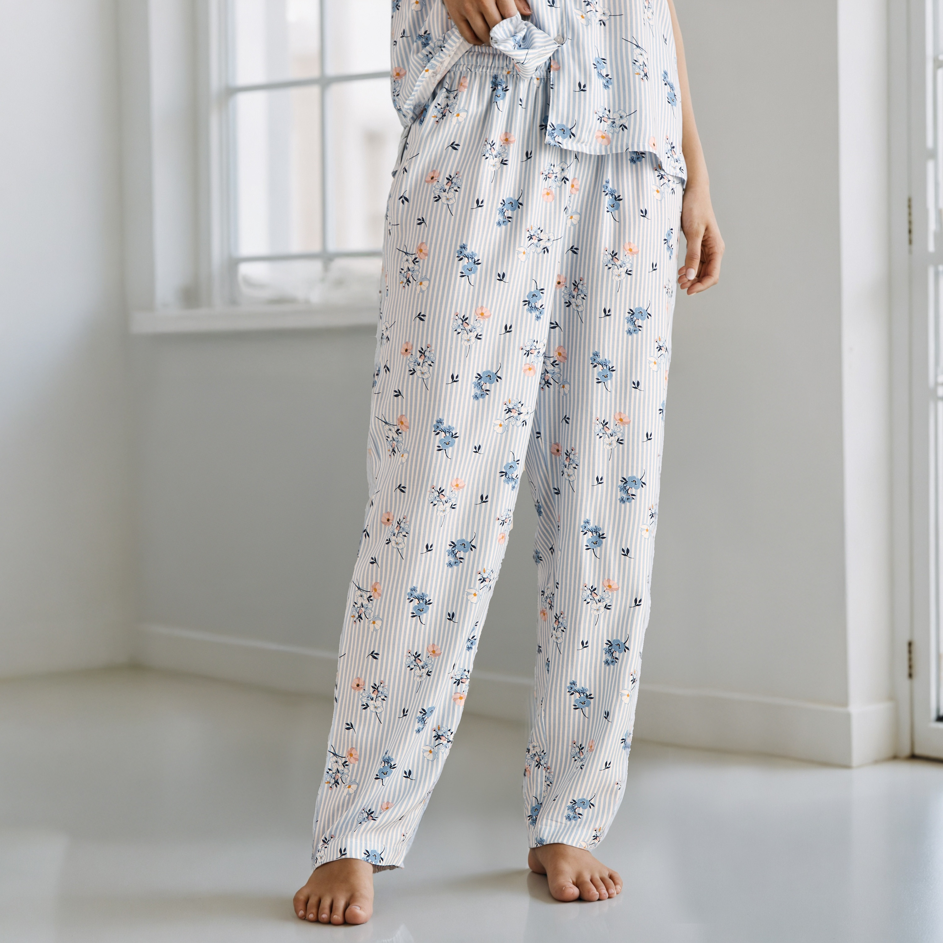 Floral Print Pyjama Set with Eye Mask-women-clothing-nightwear-pyjamas-longsets-image-4